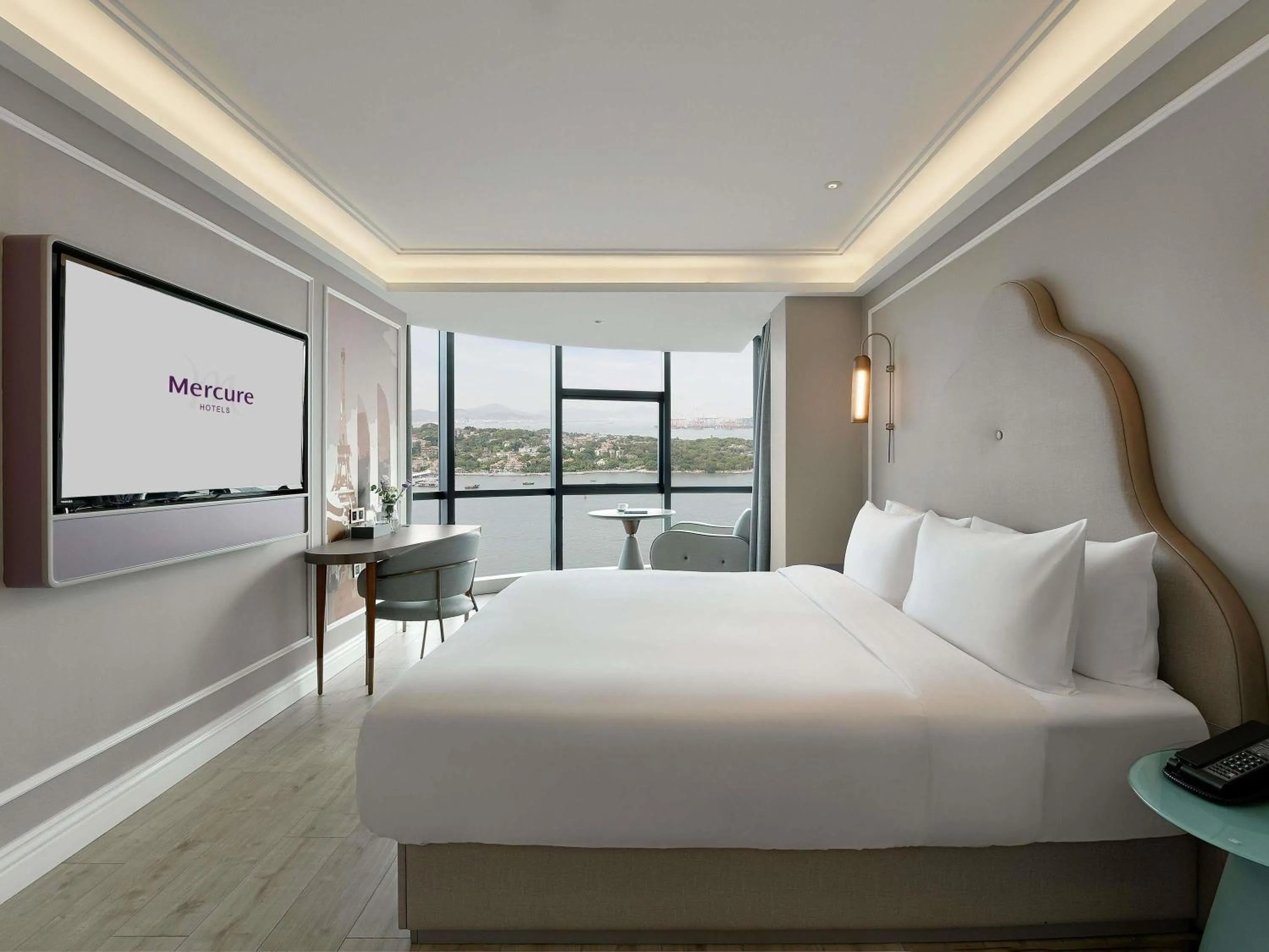 Bedroom, Bed in Mercure Xiamen Zhongshan Road Pedestrian Street Seaview