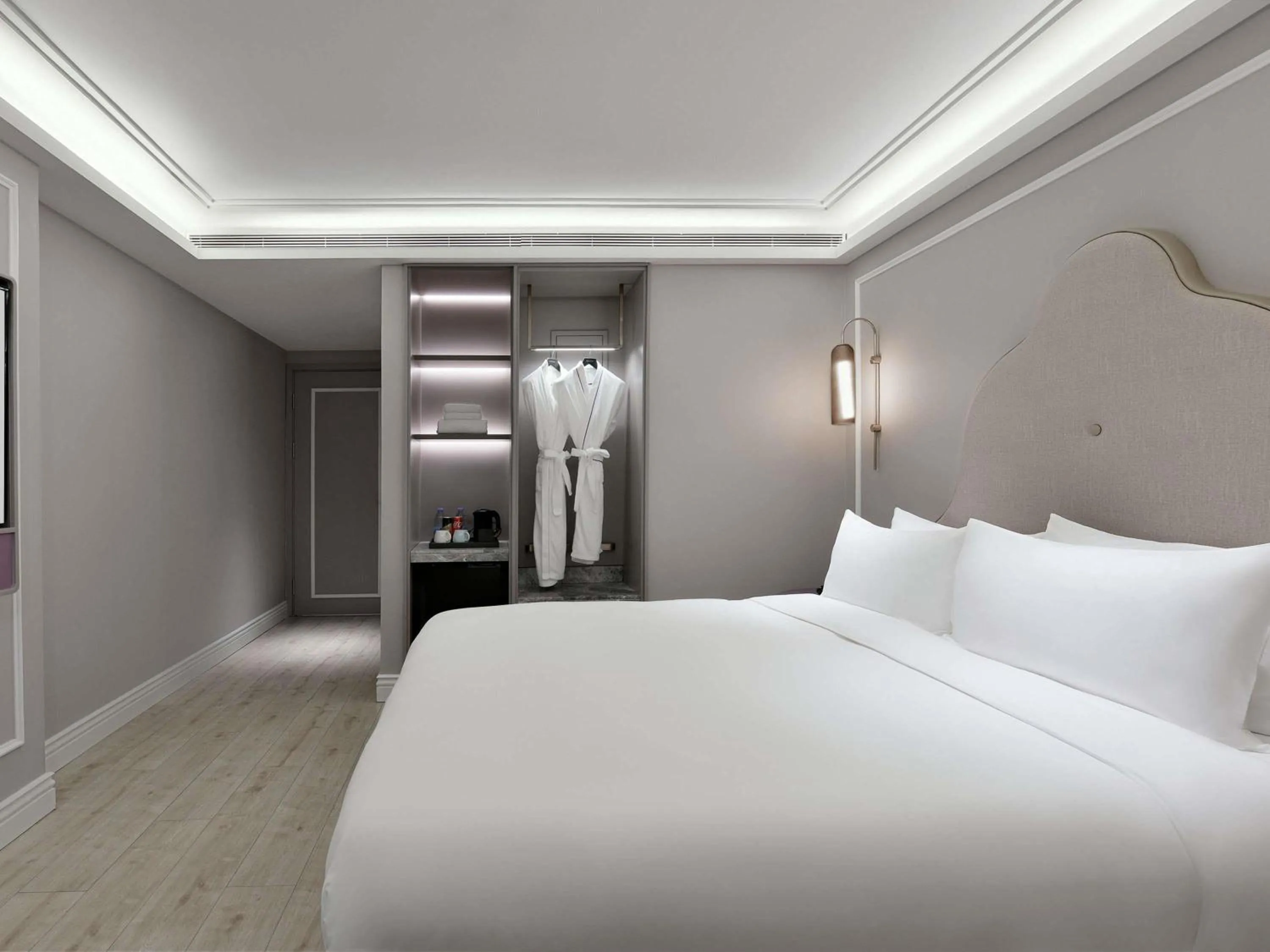 Bedroom, Bed in Mercure Xiamen Zhongshan Road Pedestrian Street Seaview