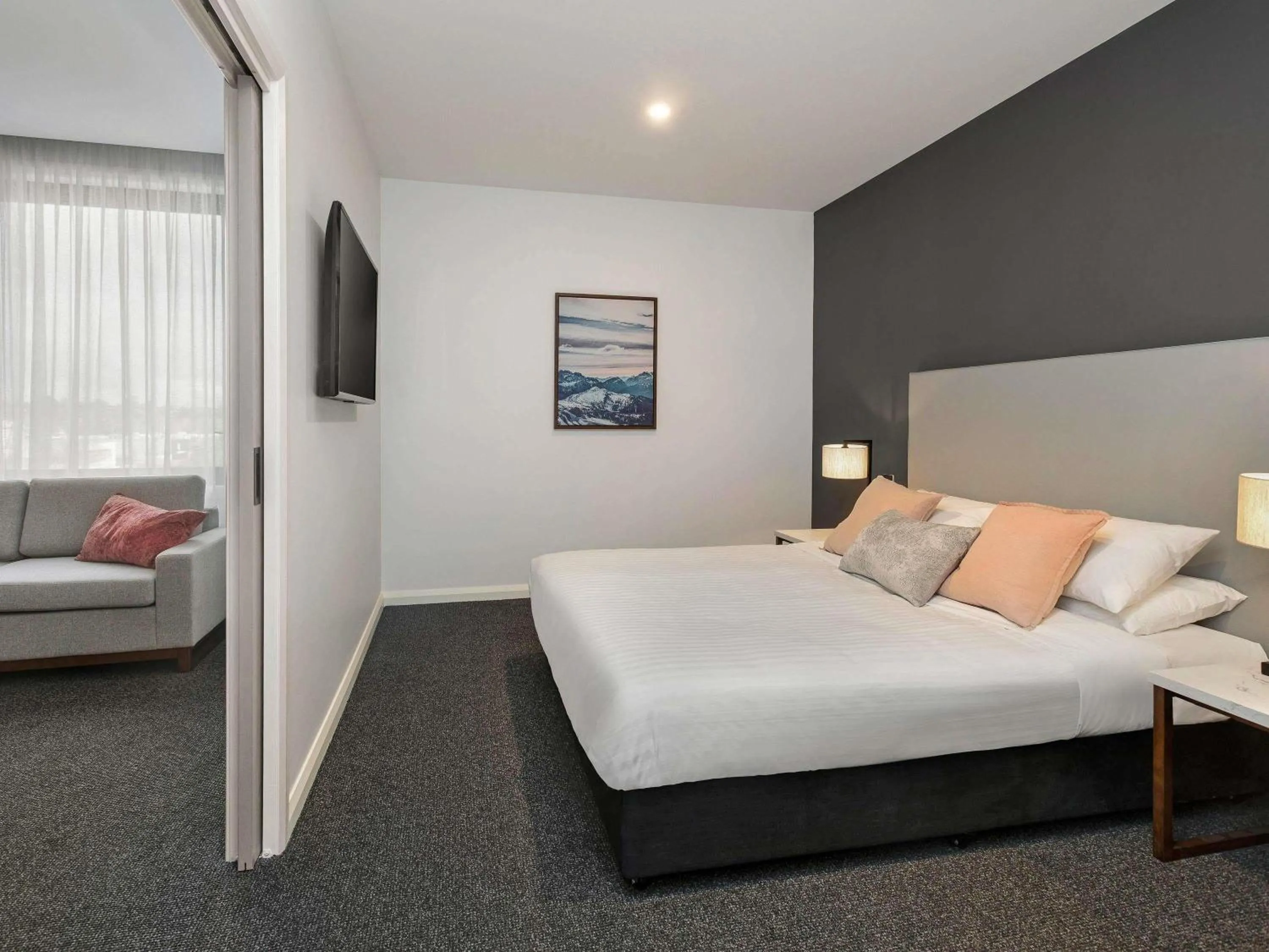 Superior King Suite in Mantra Traralgon