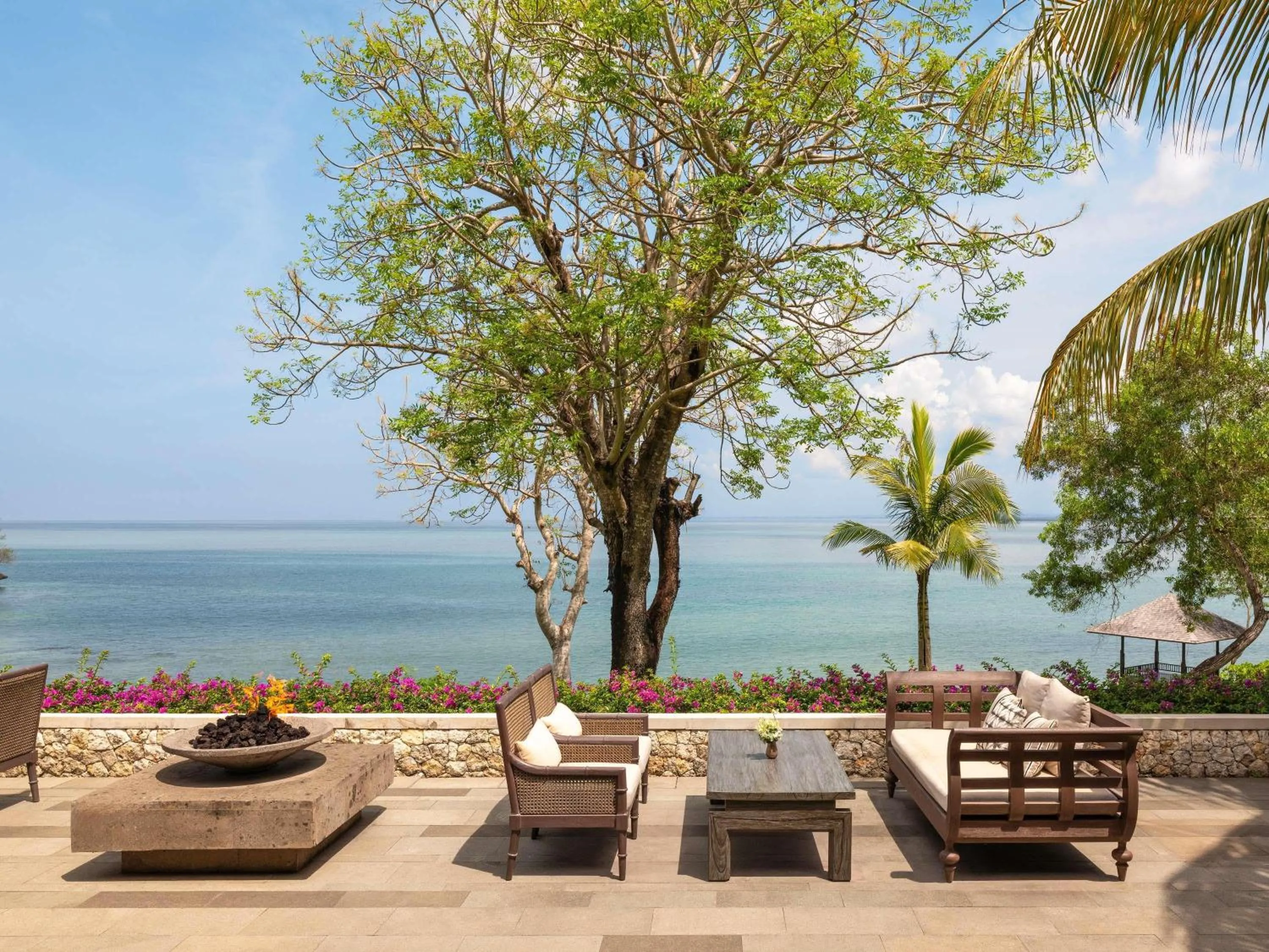 Restaurant/places to eat in Raffles Bali