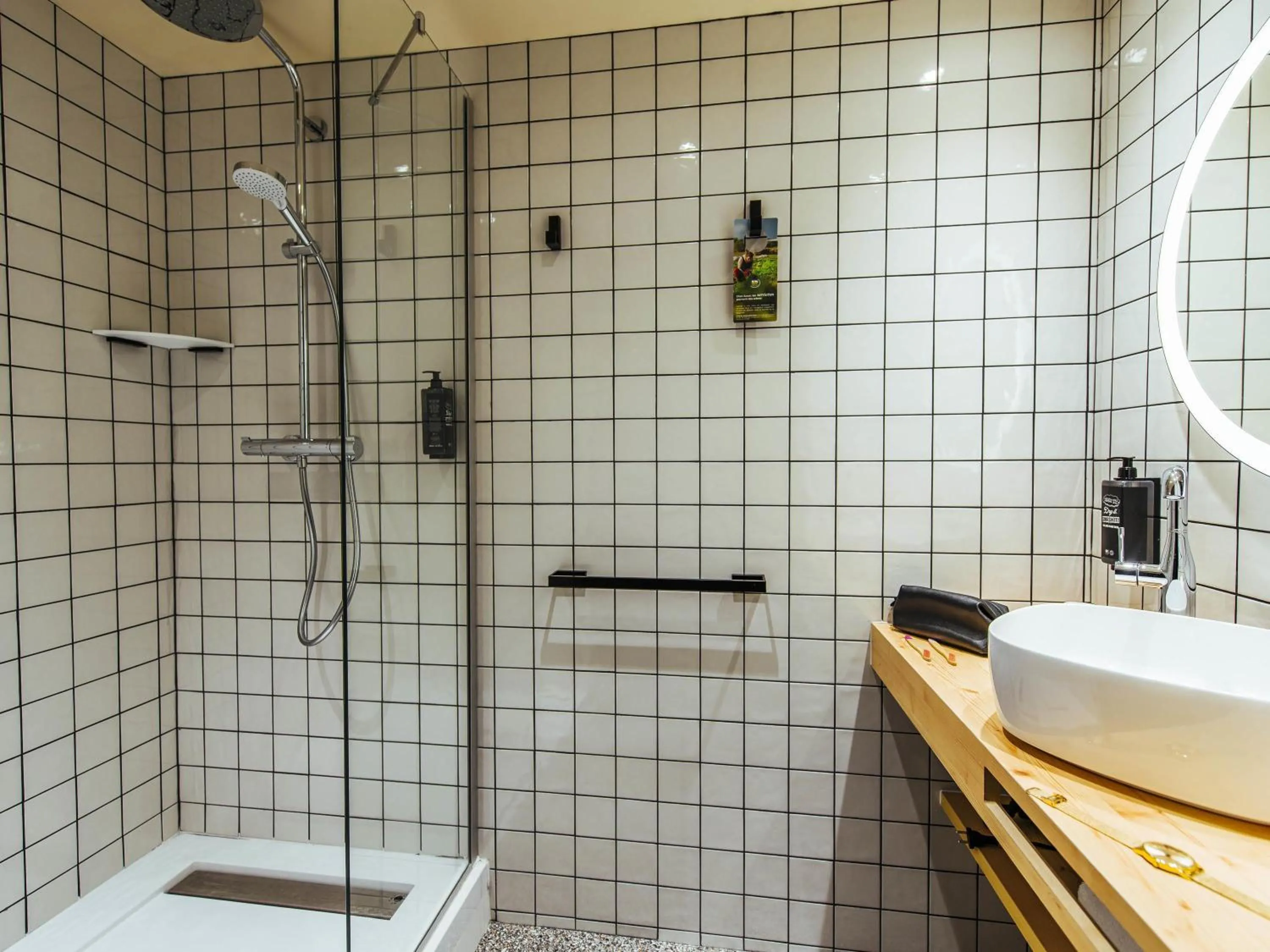 Bedroom in Ibis Styles Rouen Centre Rive Gauche