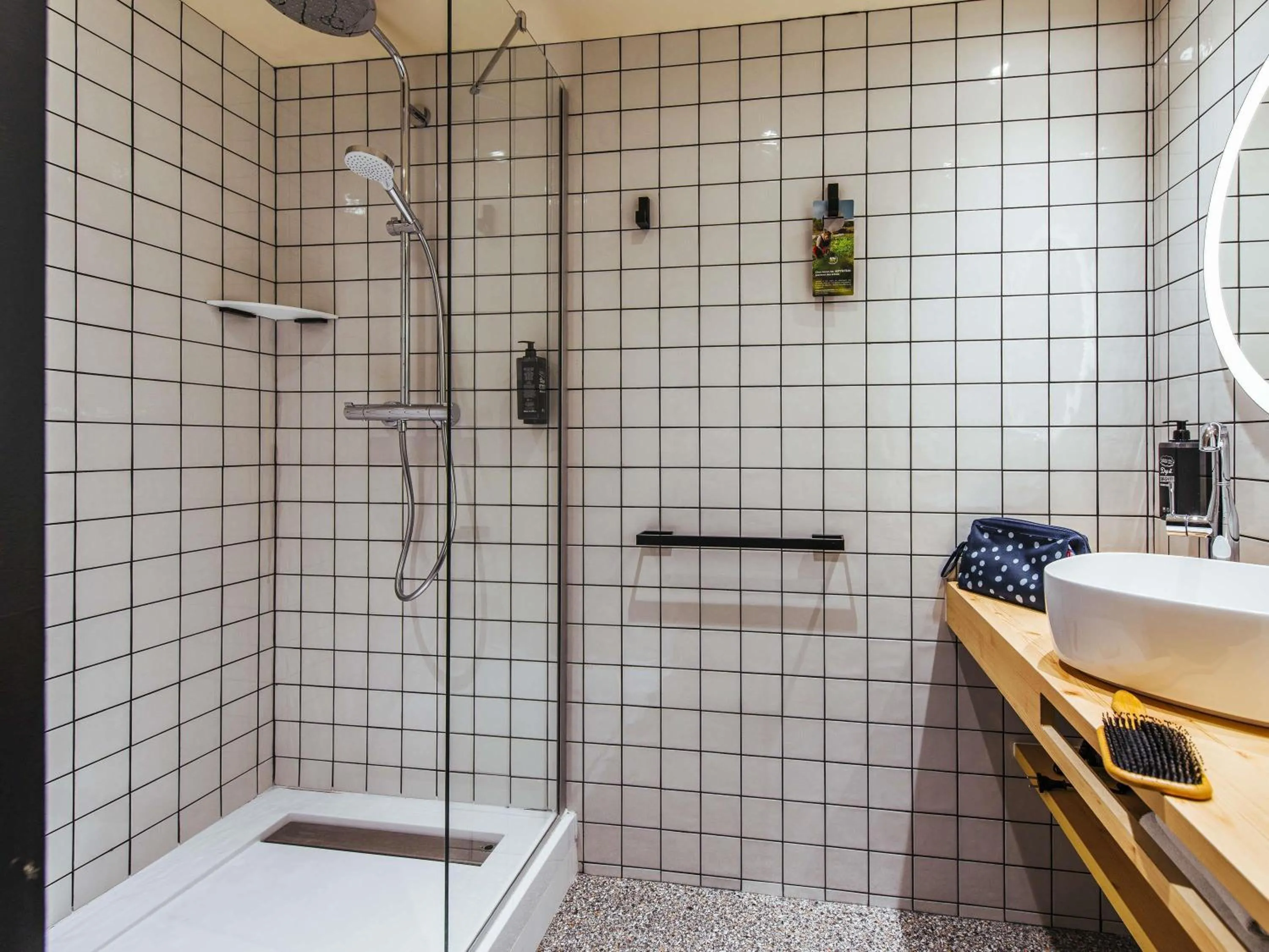 Bedroom in Ibis Styles Rouen Centre Rive Gauche