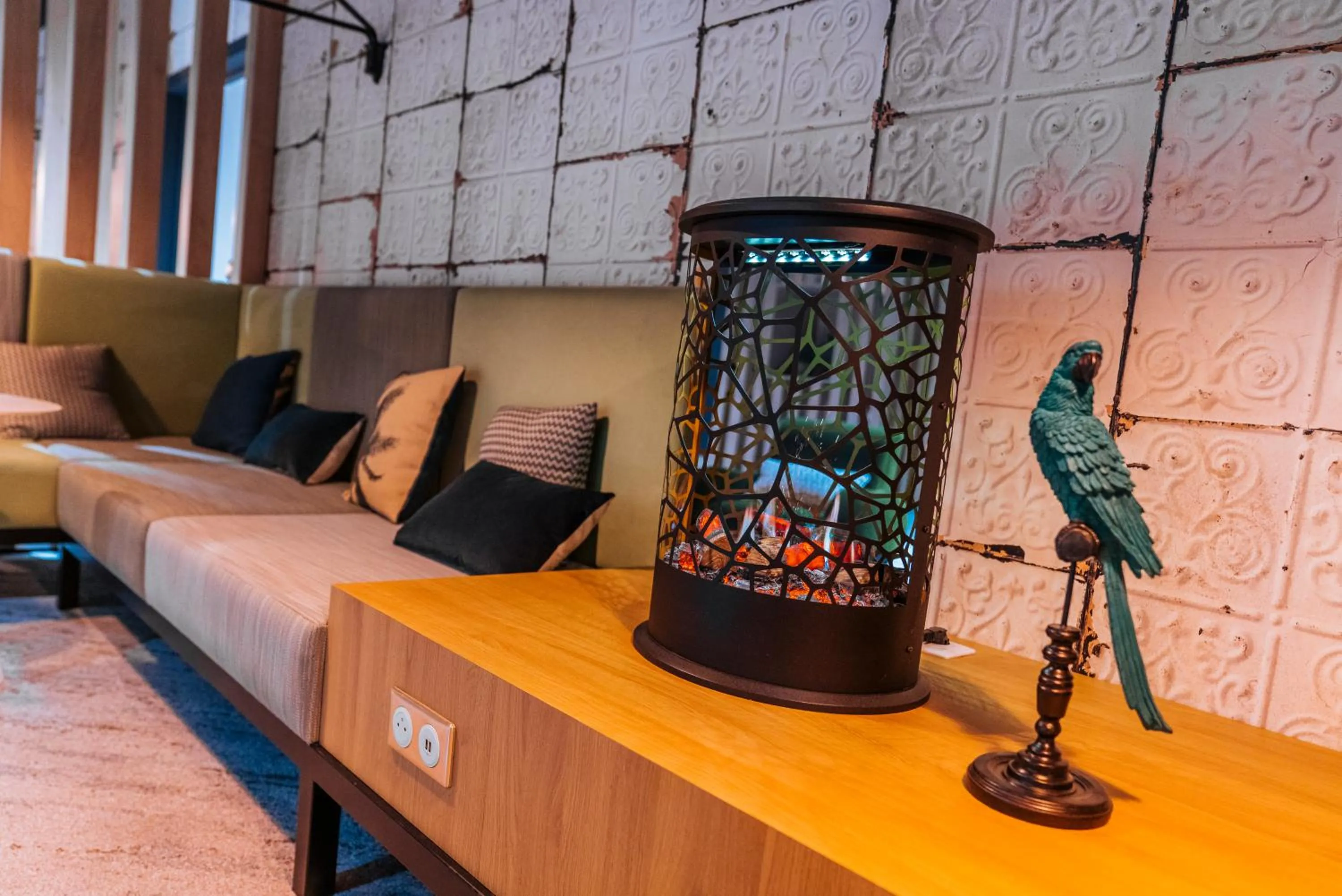 Lounge or bar in Ibis Styles Rouen Centre Rive Gauche