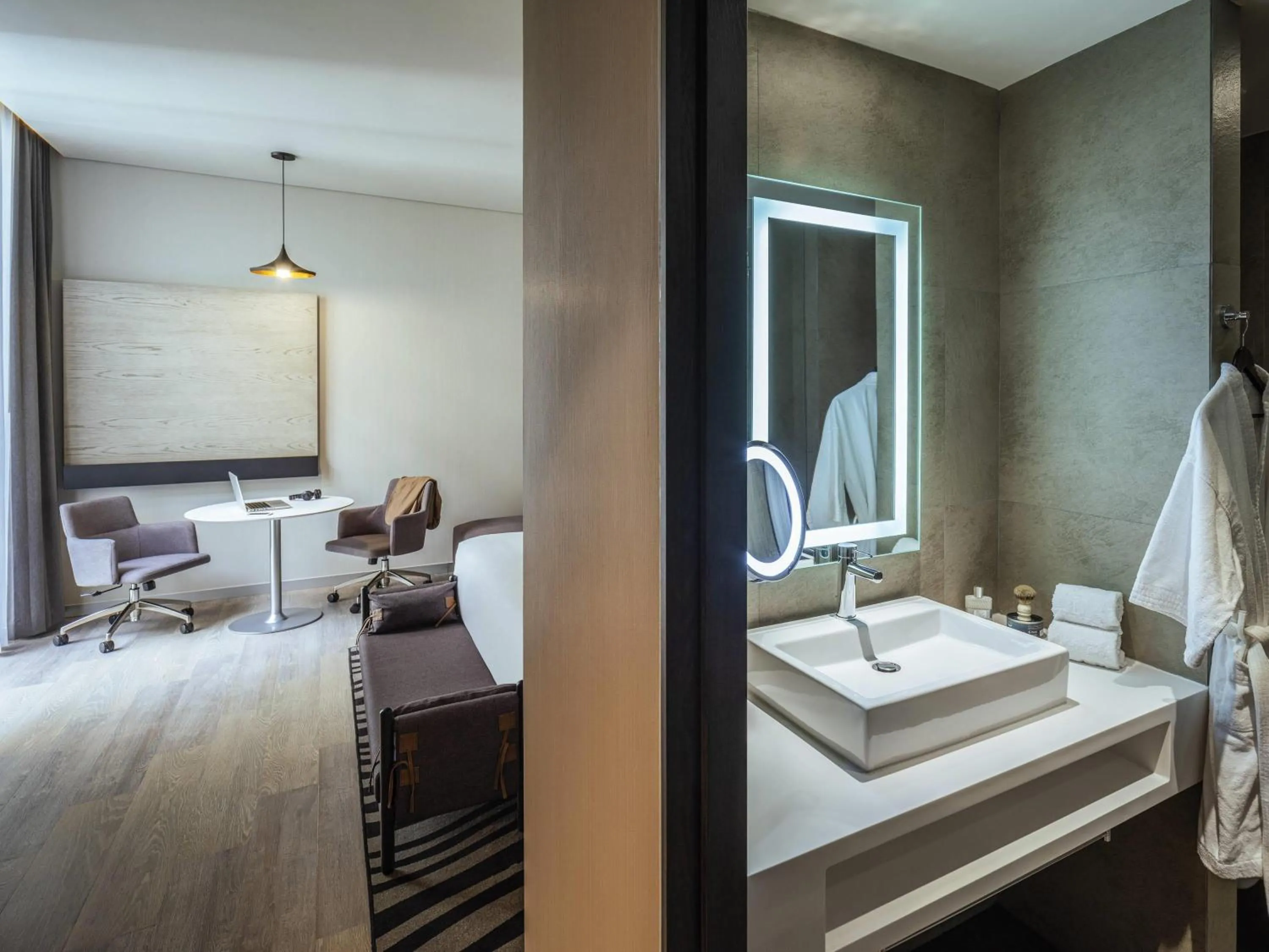 Bedroom, Bed in Novotel Mexico City Toreo