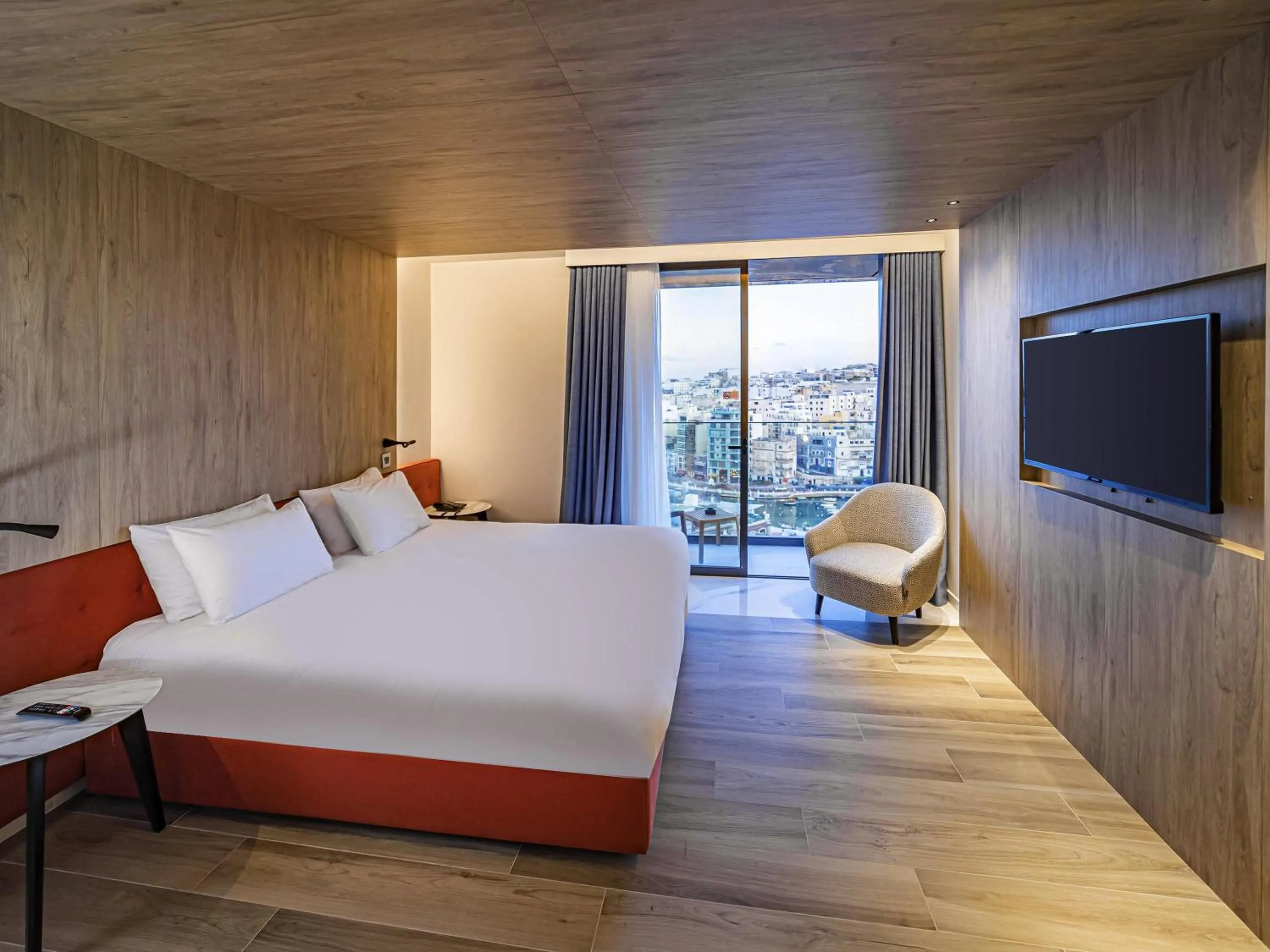 Bedroom, Bed in Mercure St. Julian's Malta