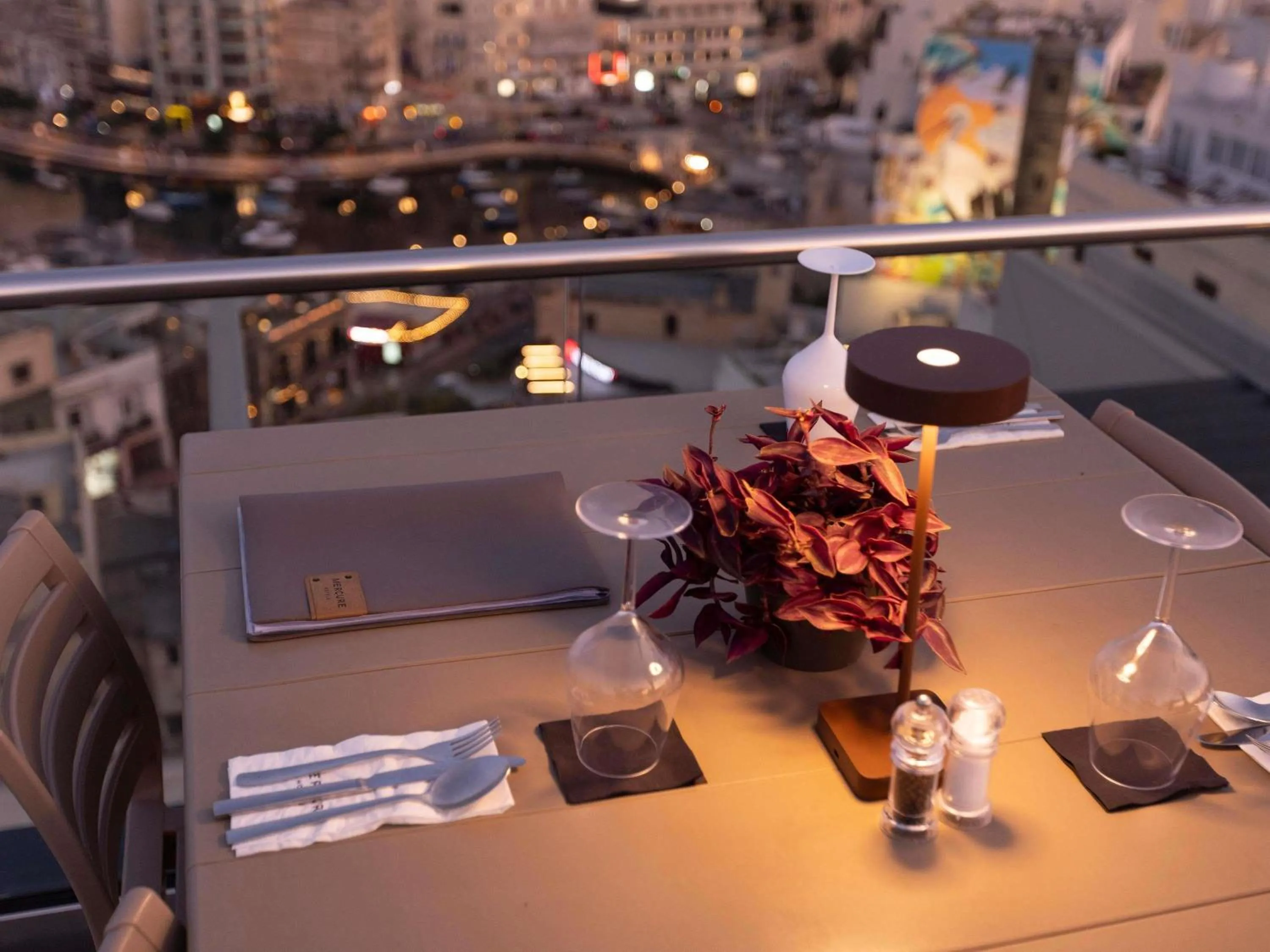 Restaurant/places to eat in Mercure St. Julian's Malta