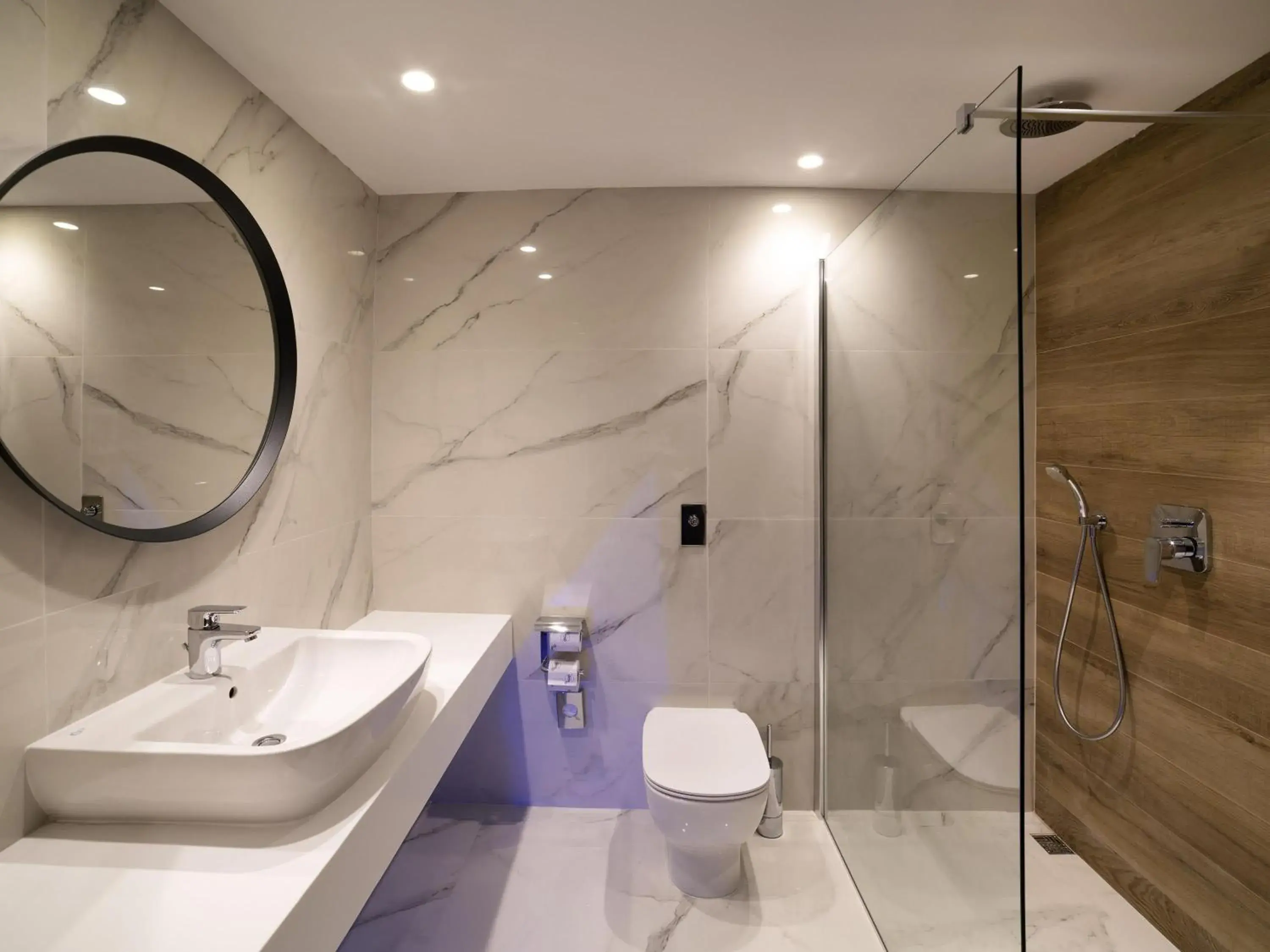 Double or Twin Room - High Floor in Mercure St. Julian's Malta Double or Twin Room - High Floor in Mercure St. Julian's Malta