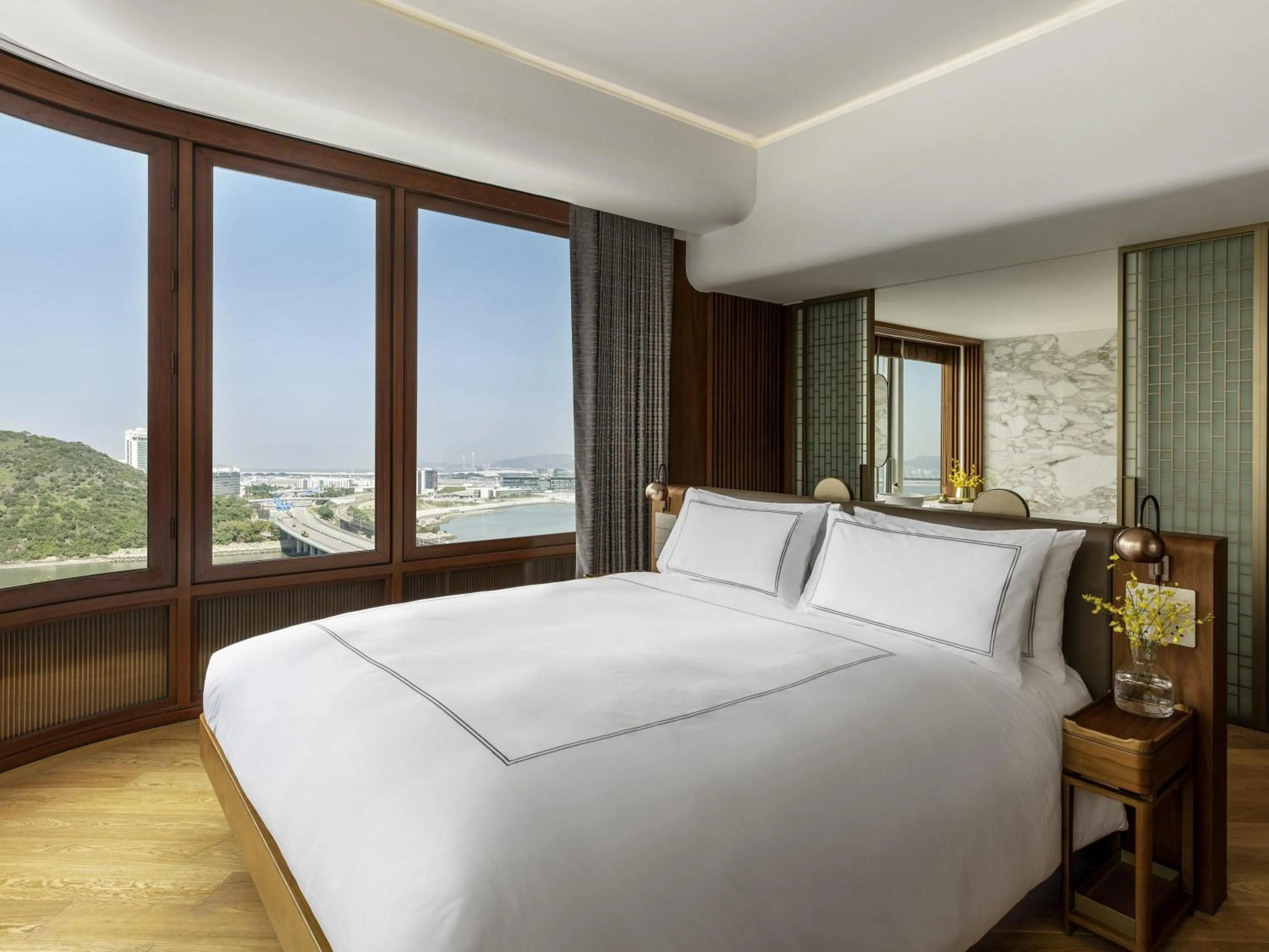 Bedroom, Bed in The Silveri Hotel Hong Kong - MGallery Collection