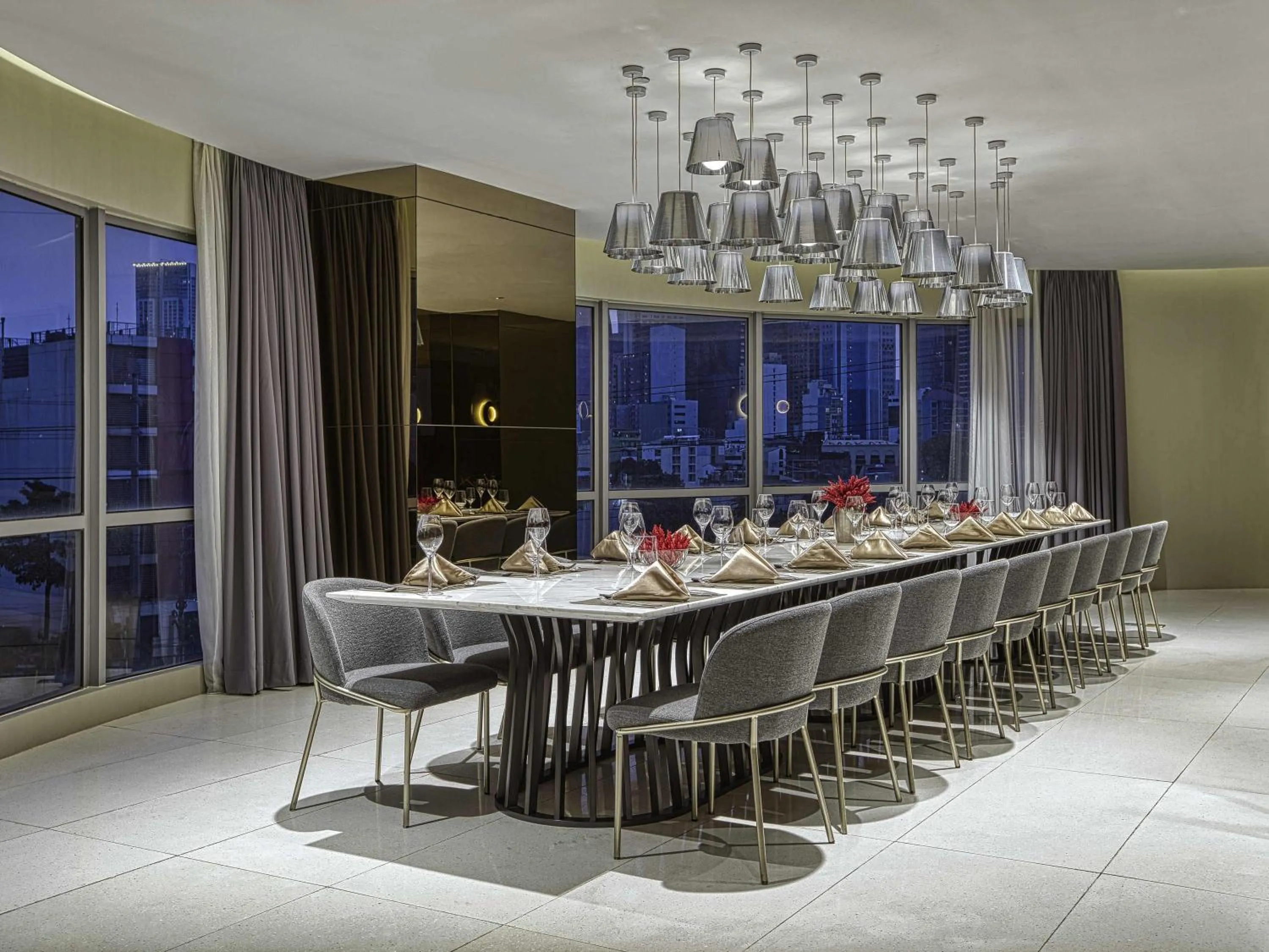 Restaurant/places to eat in Novotel Suites Manila at Acqua