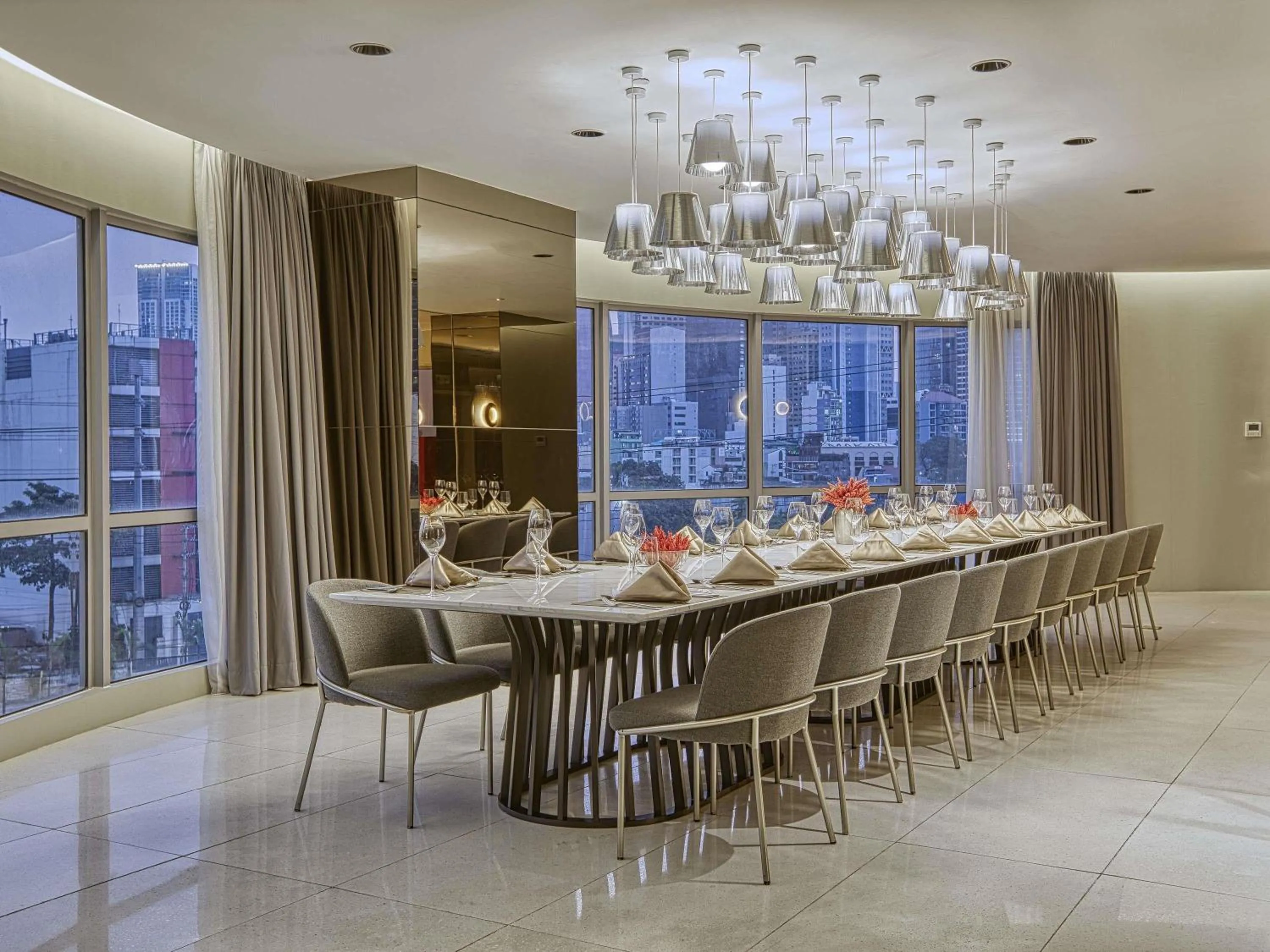 Meeting/conference room in Novotel Suites Manila at Acqua