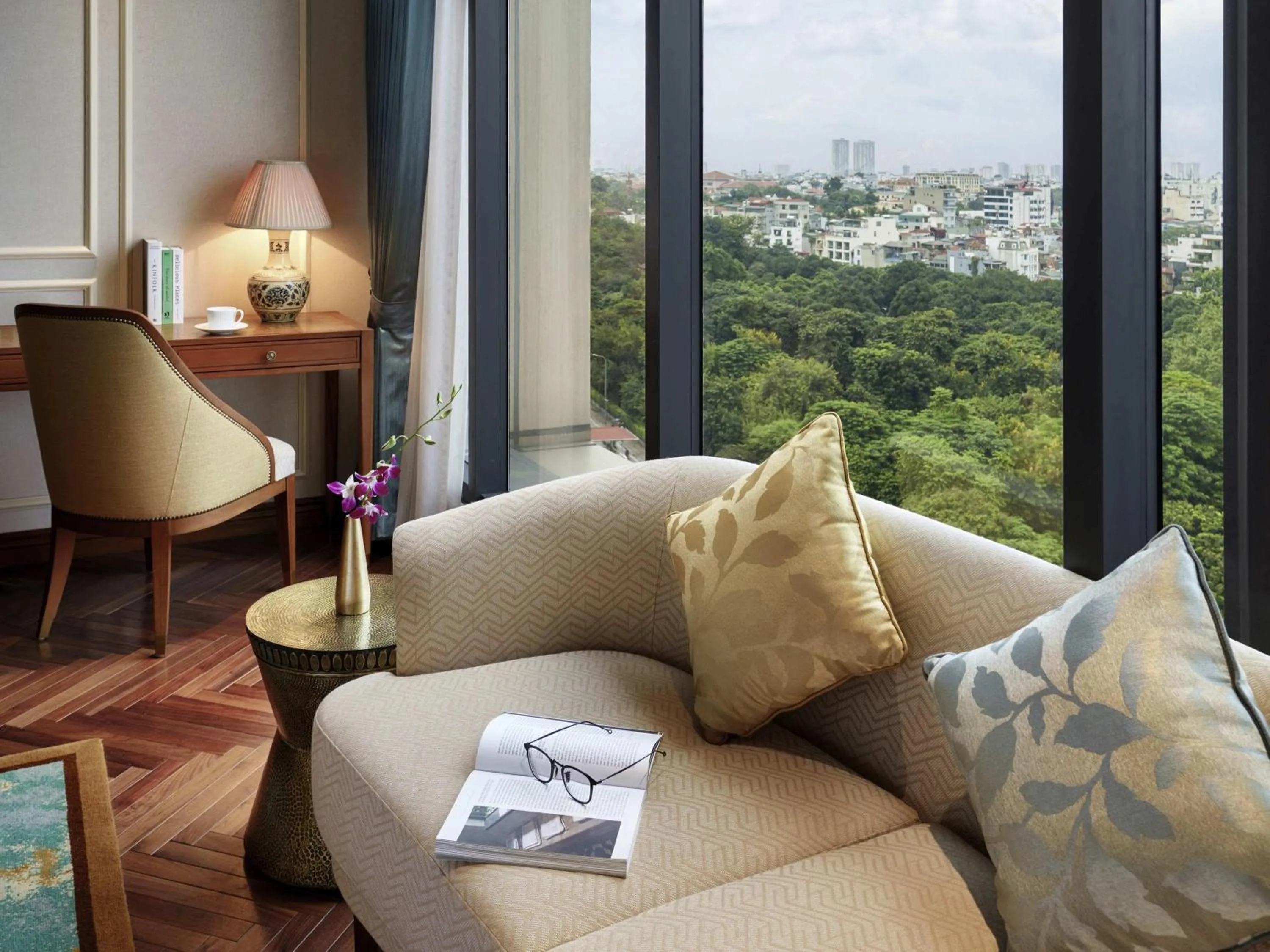 Bedroom in Grand Mercure Hanoi