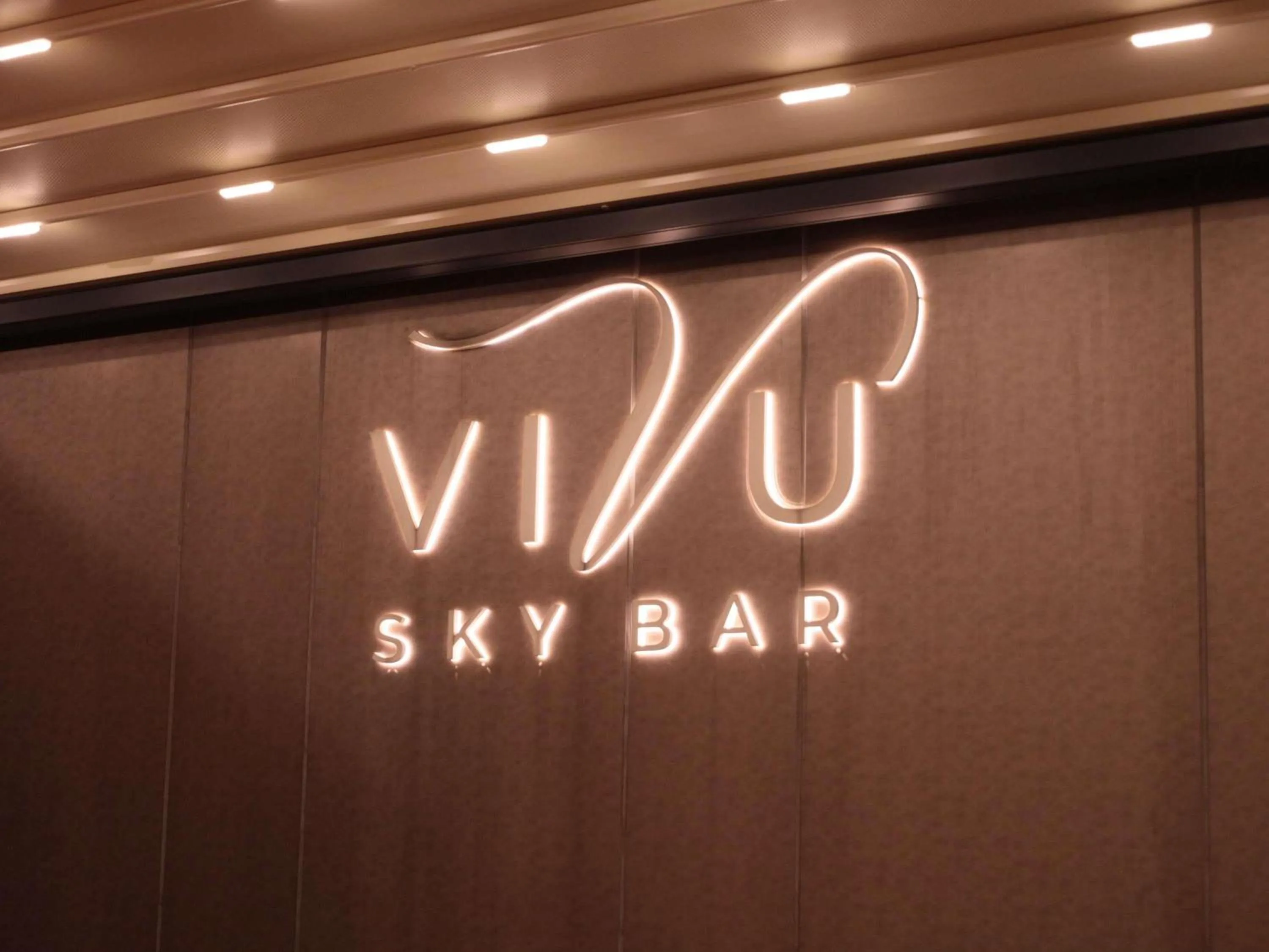 Lounge or bar in Grand Mercure Hanoi