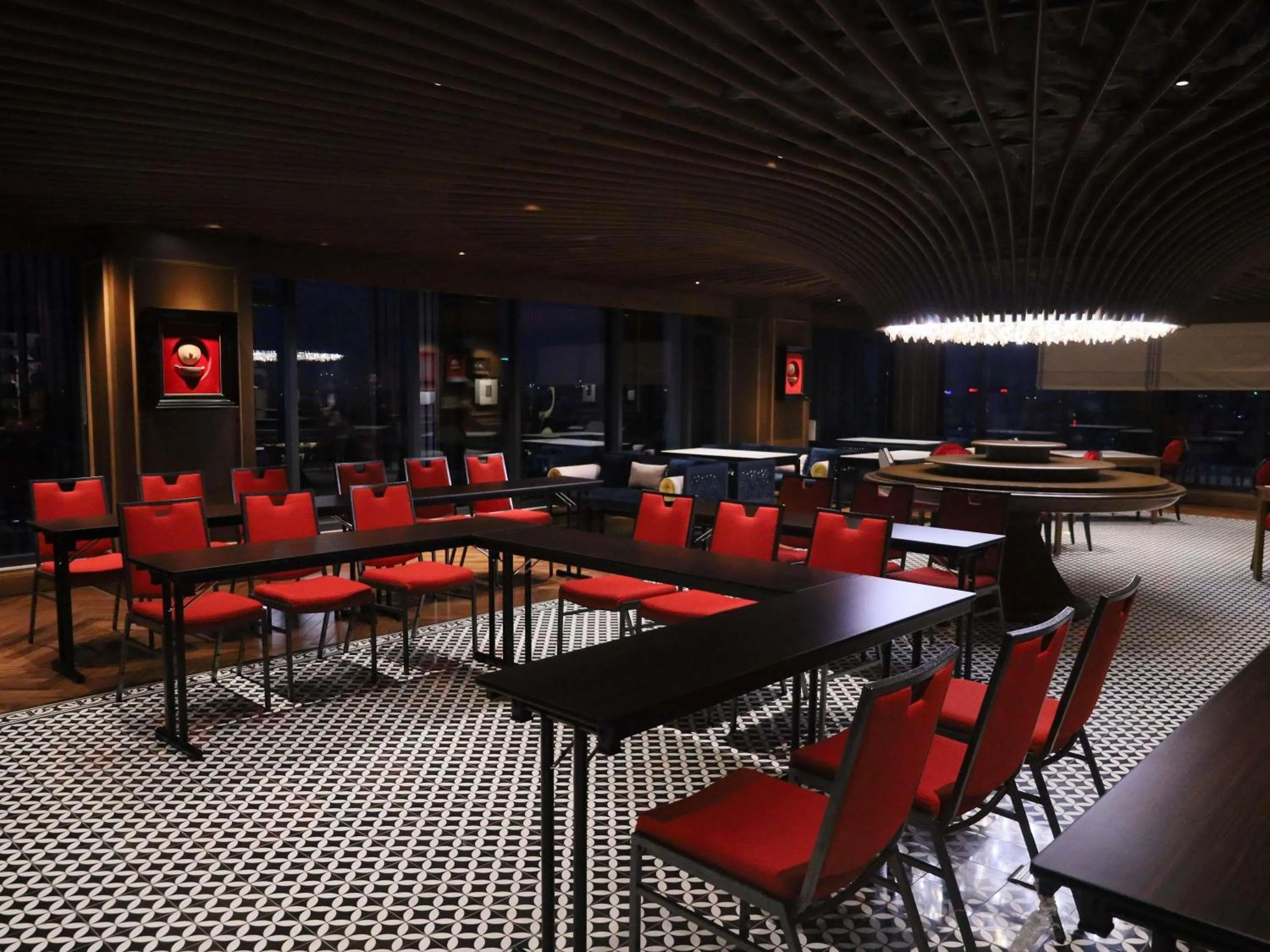 Restaurant/places to eat in Grand Mercure Hanoi