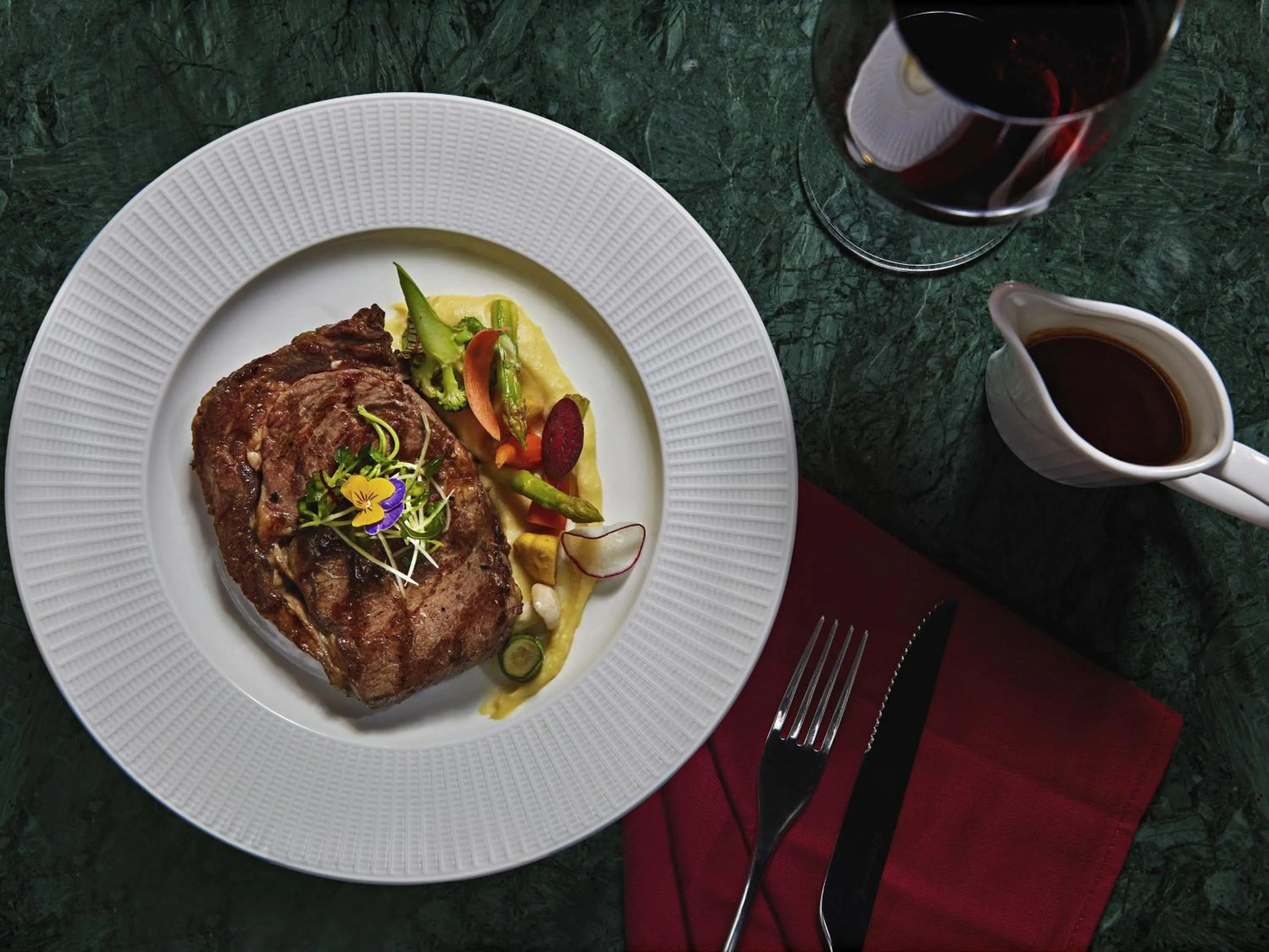 Restaurant/places to eat in Grand Mercure Hanoi