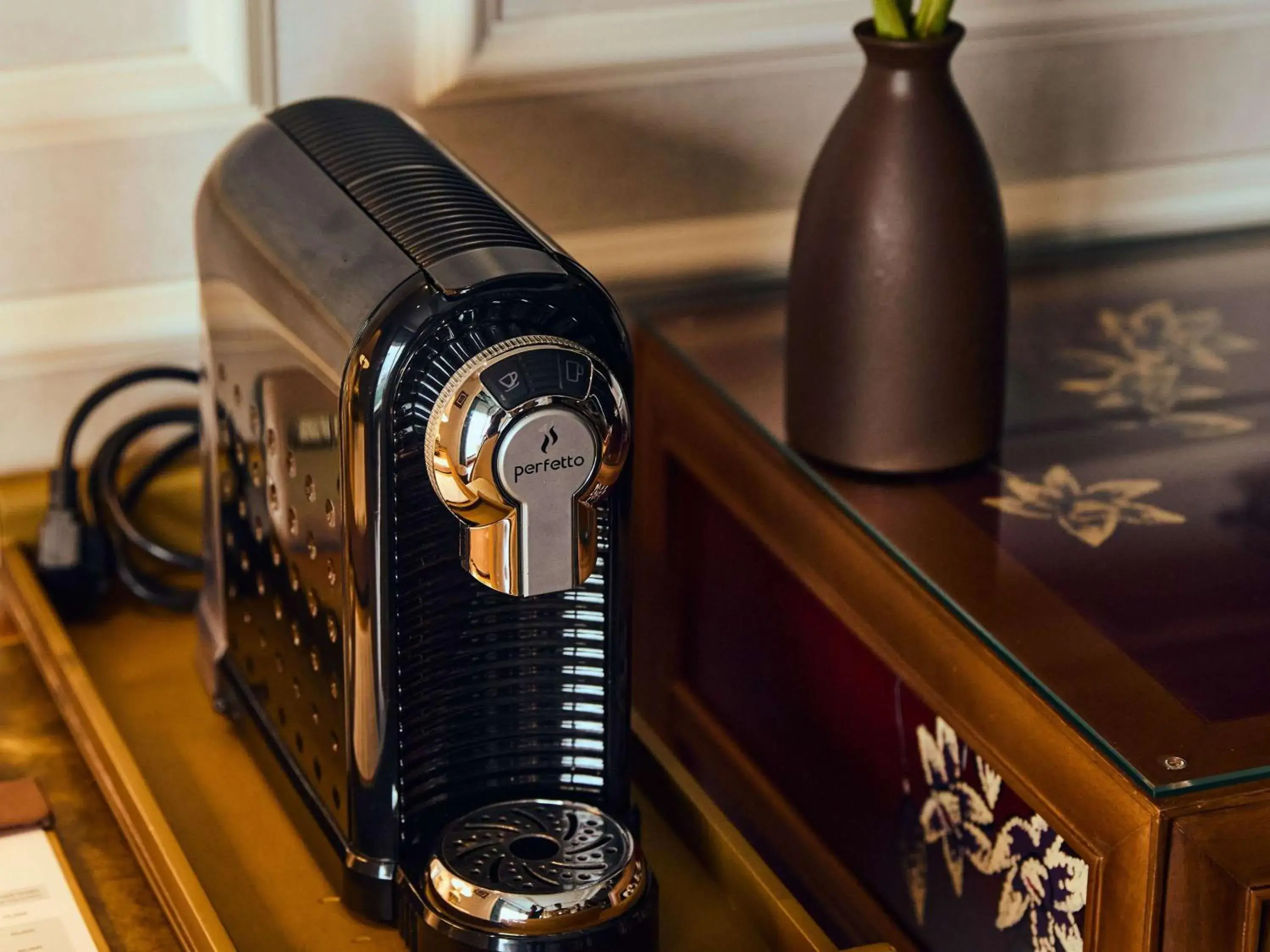 Deluxe King Room in Grand Mercure Hanoi Deluxe King Room in Grand Mercure Hanoi