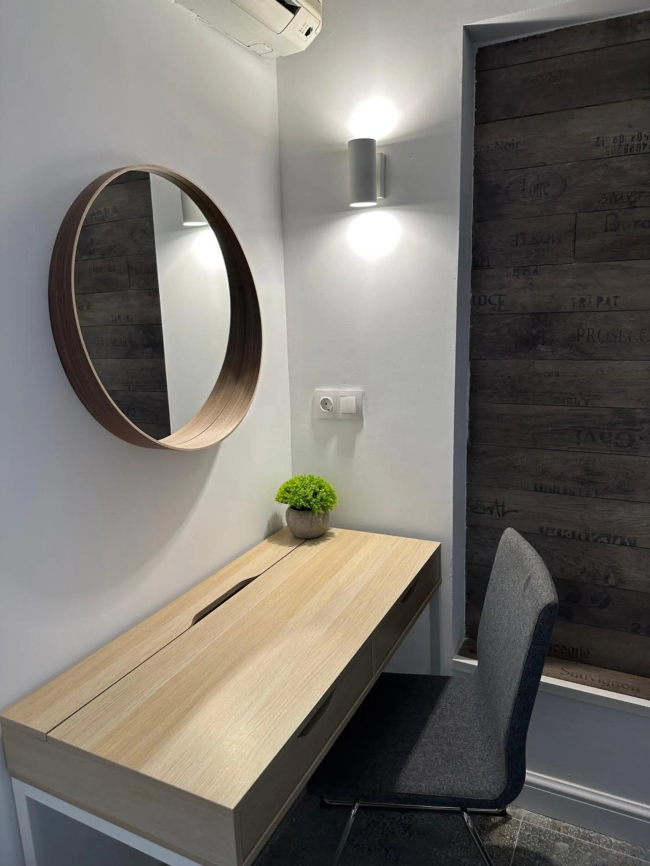 hair dresser in Hotel Art