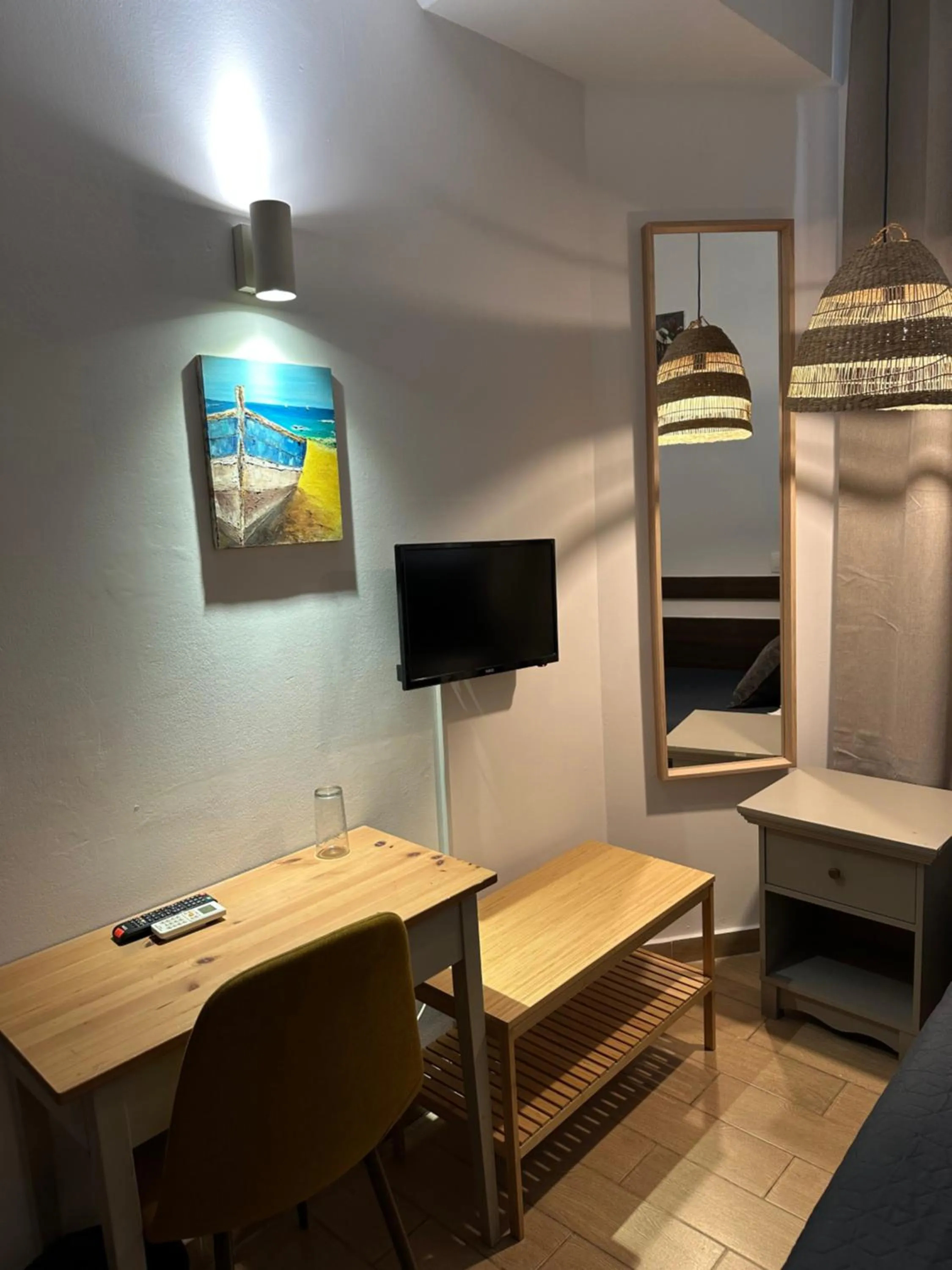 Communal lounge/ TV room in Hotel Art