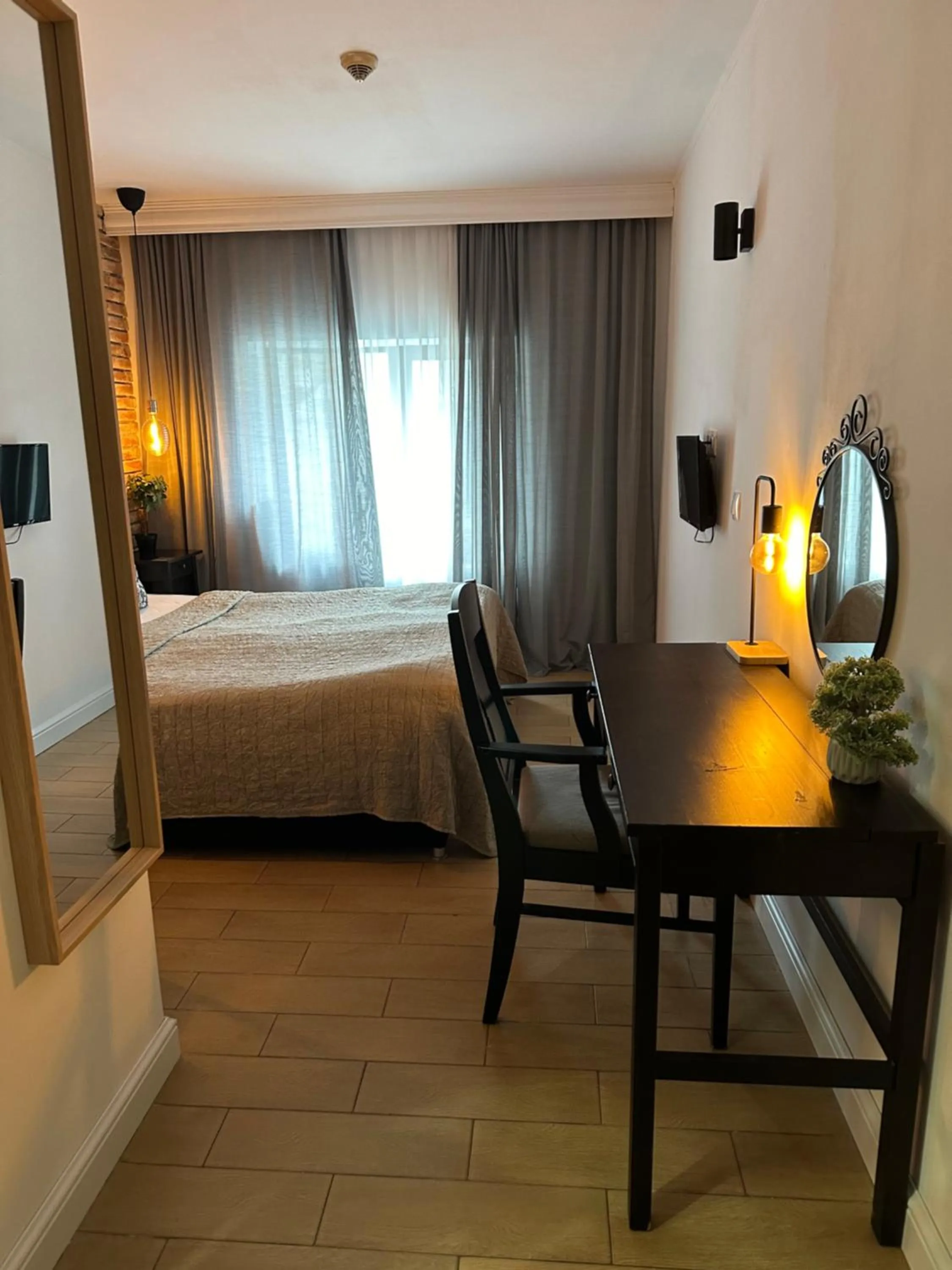 Living room, Bed in Hotel Art