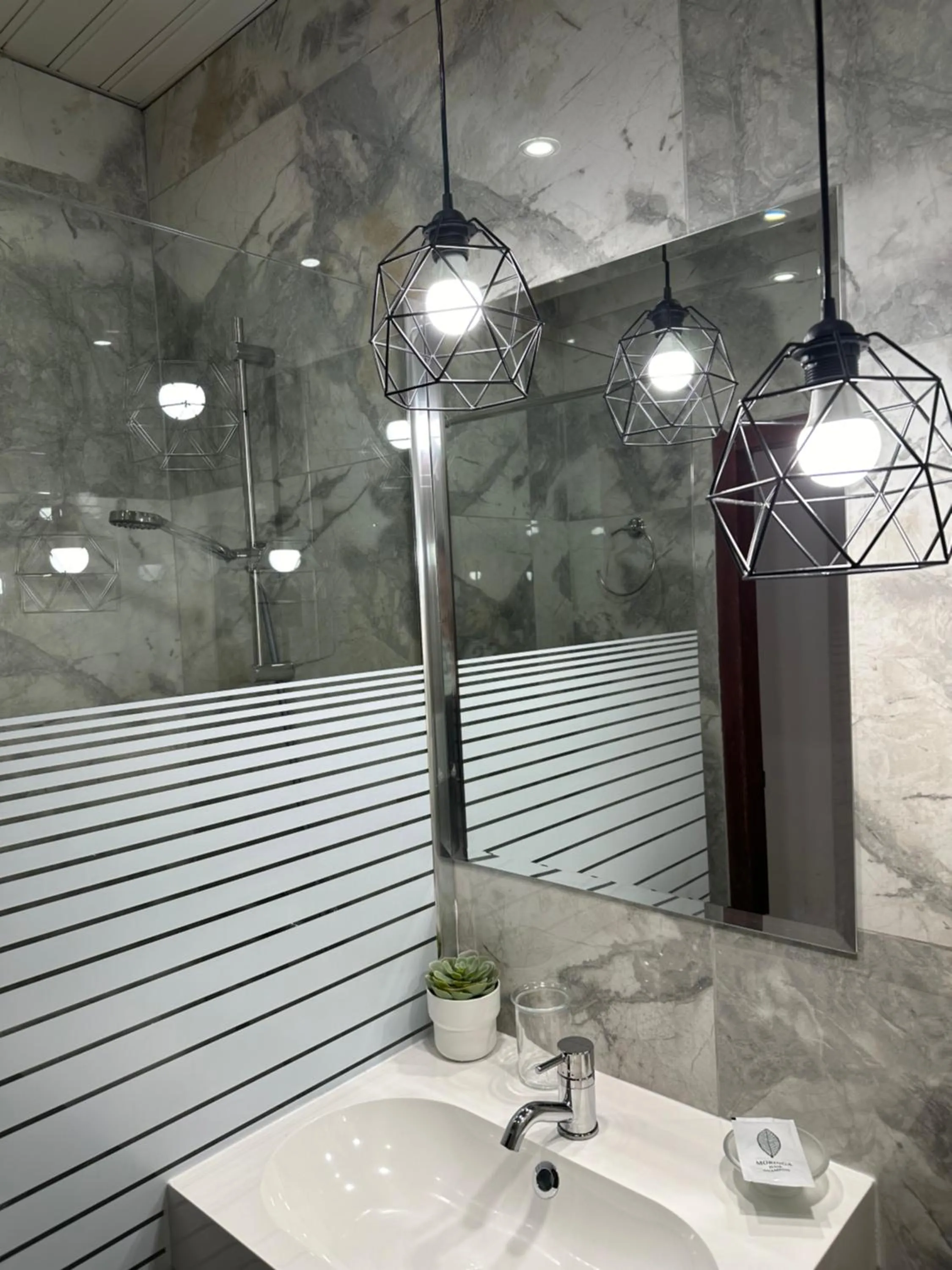 Bathroom in Hotel Art