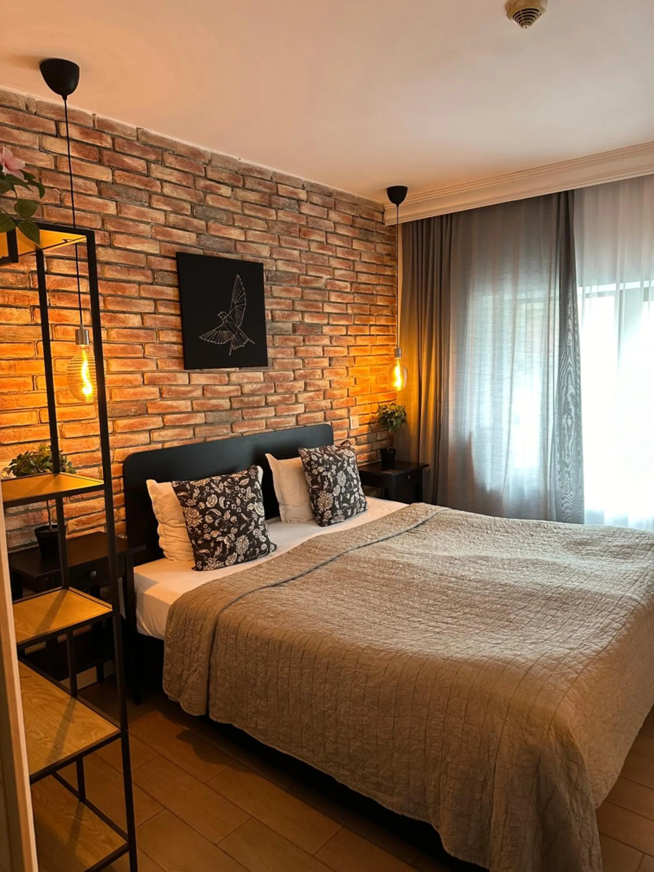 Photo of the whole room, Bed in Hotel Art