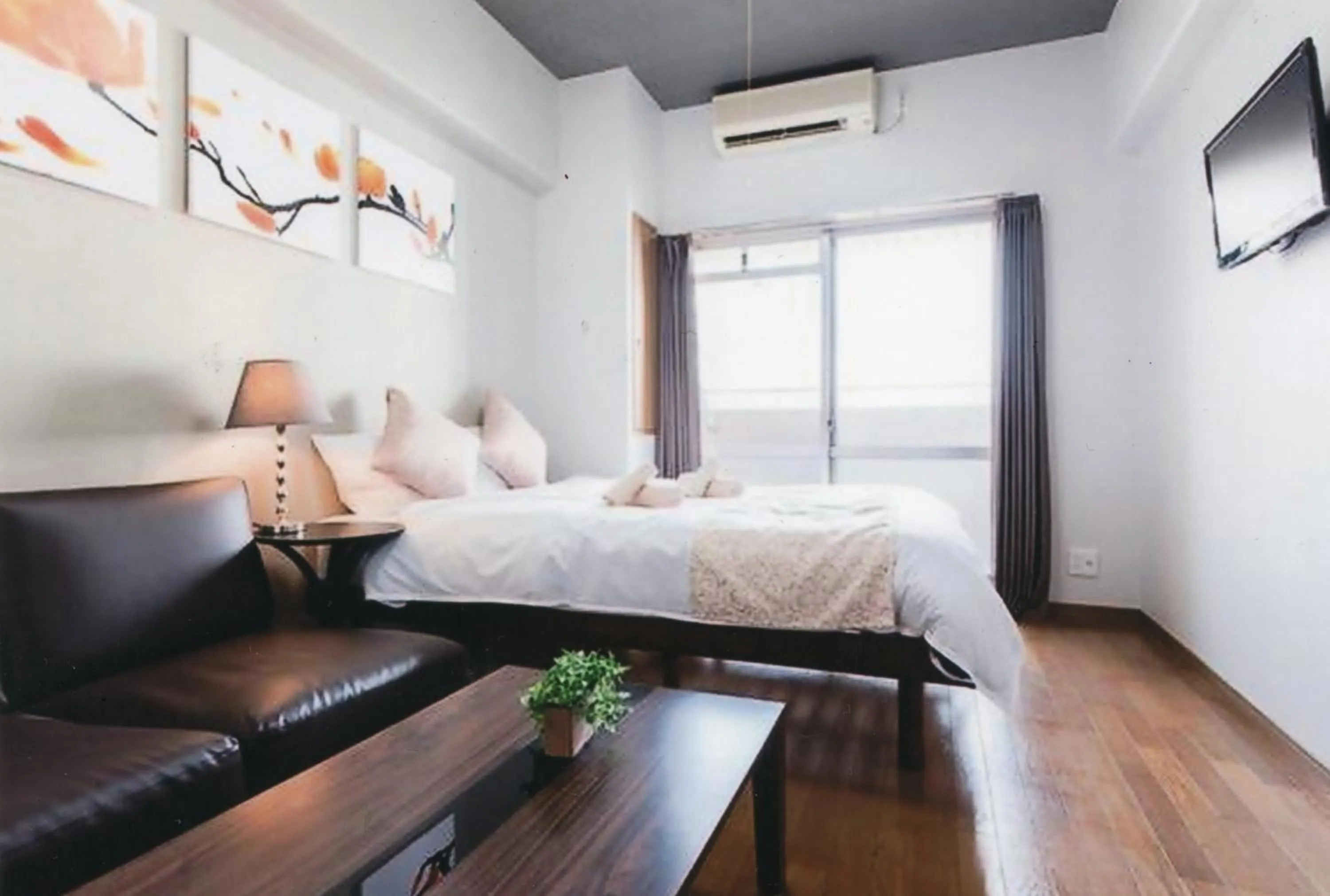 Photo of the whole room, Bed in Sakura Sands Hotel