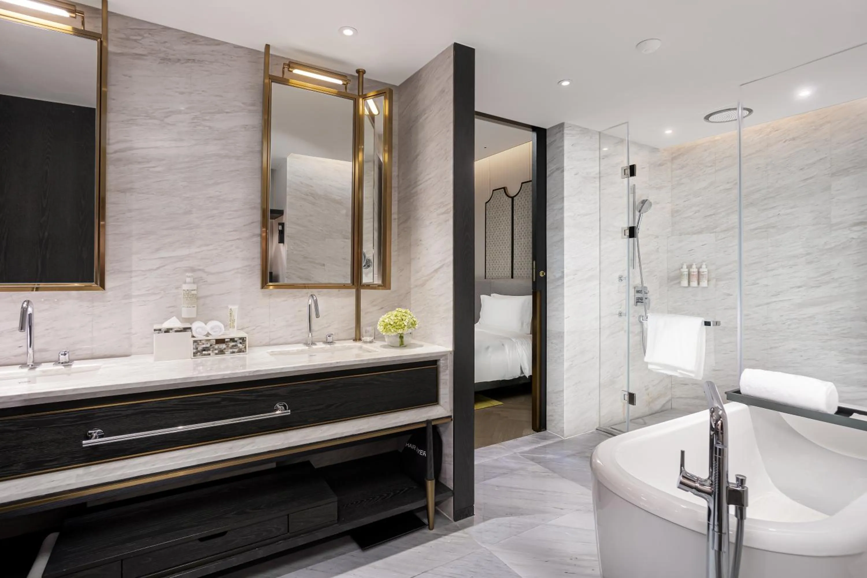 Shower in Hoiana Hotel & Suites