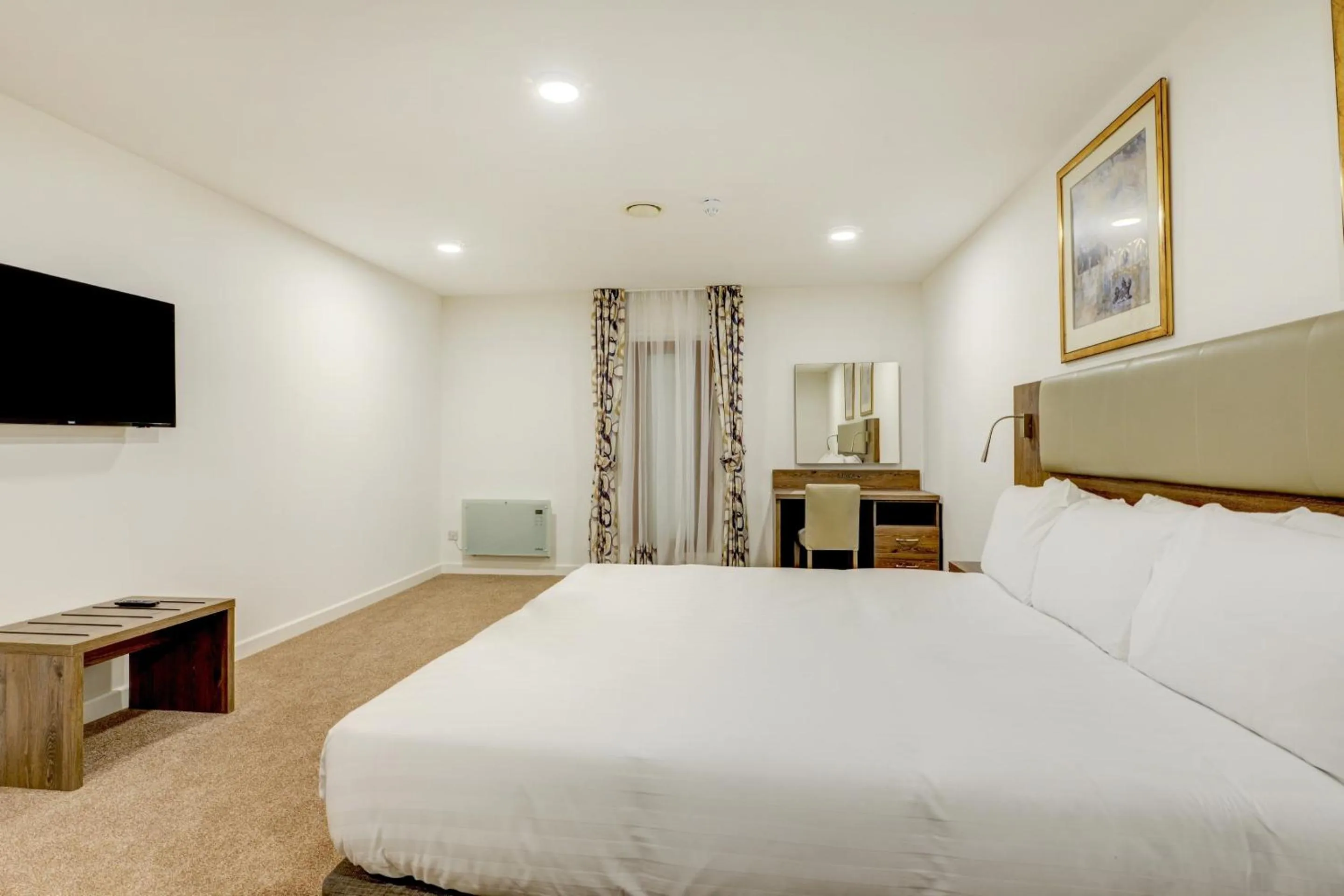 Bedroom, Bed in OYO Plymouth Central Hotel