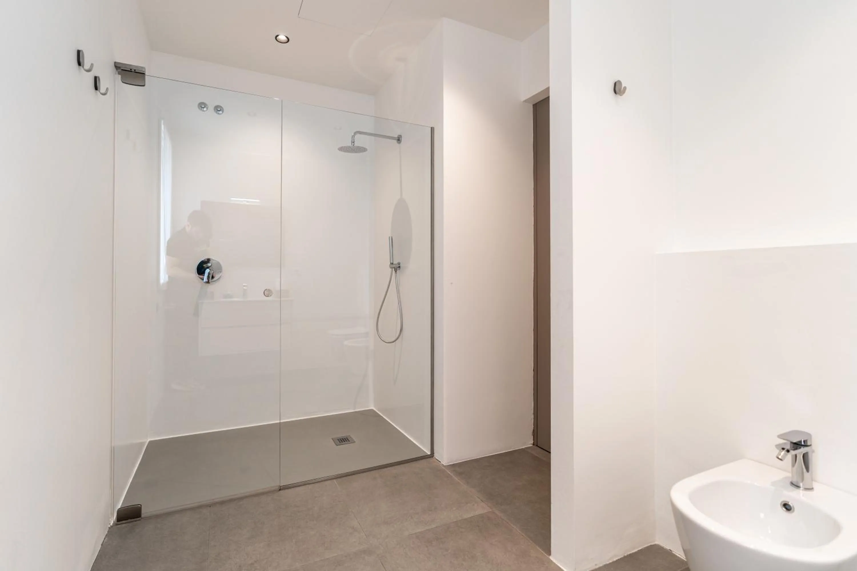 Shower in Amare Suite & Apartments