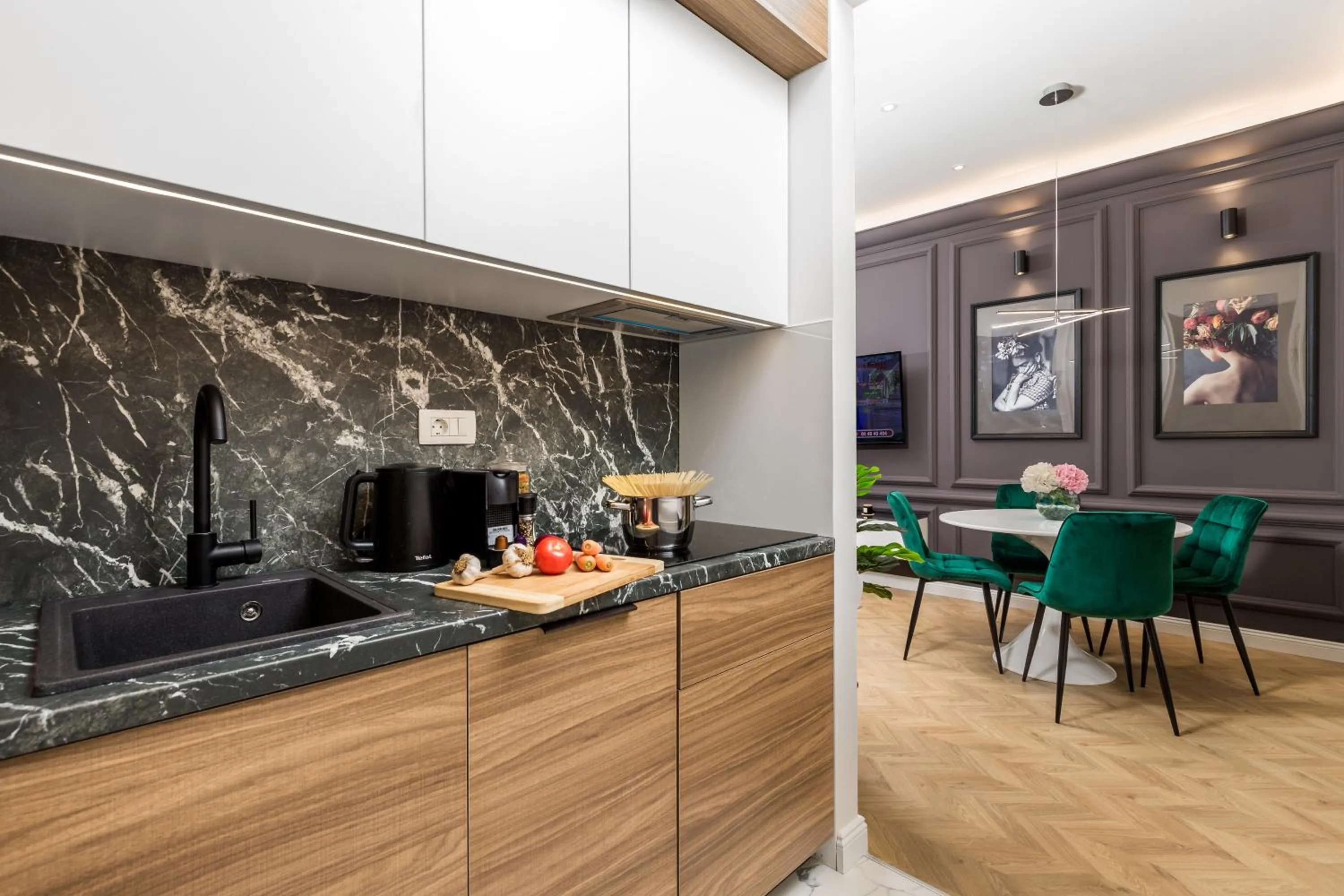 Kitchen or kitchenette in Luxury Number 1 Apartments