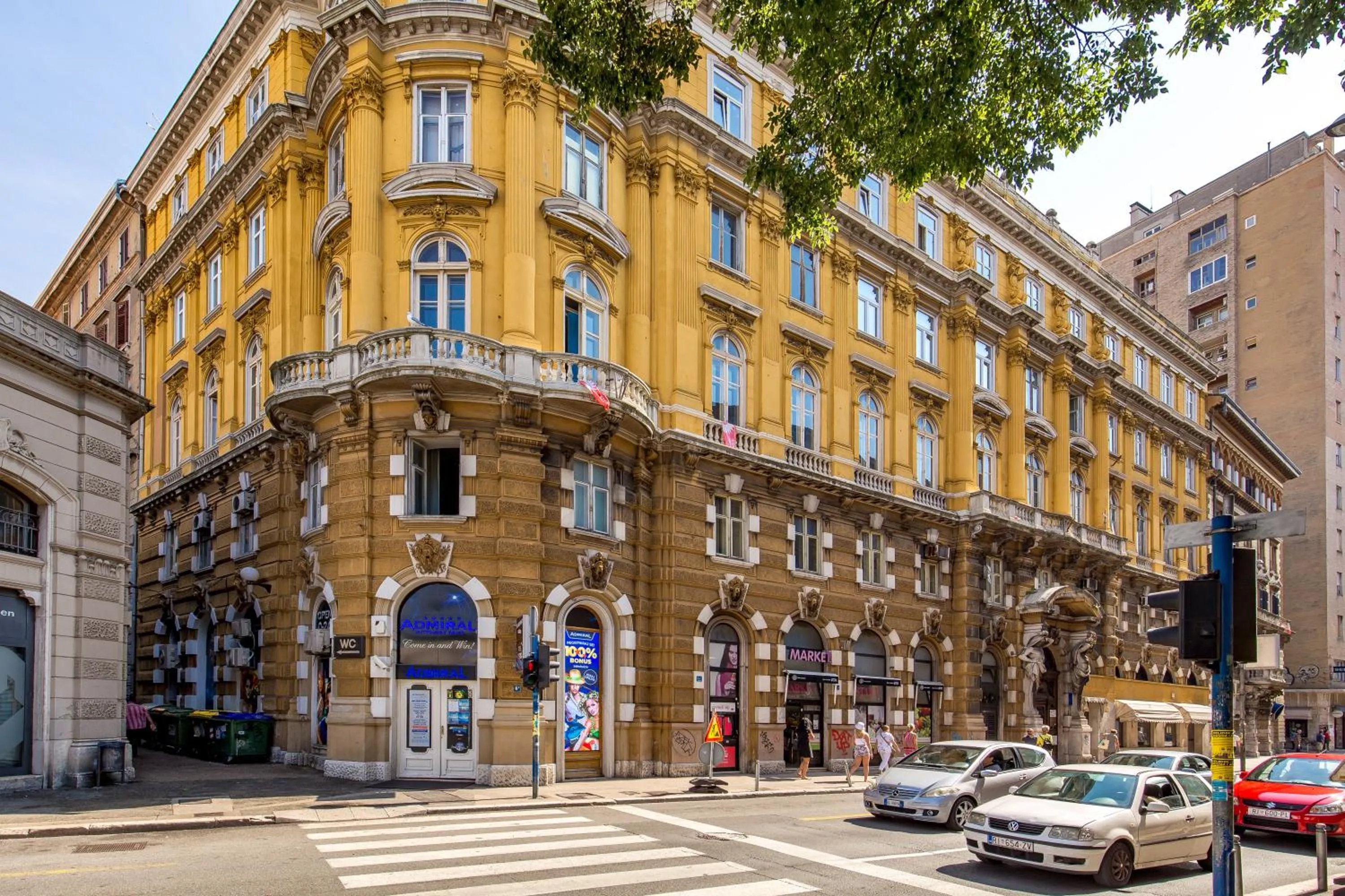 Neighbourhood in Luxury Number 1 Apartments