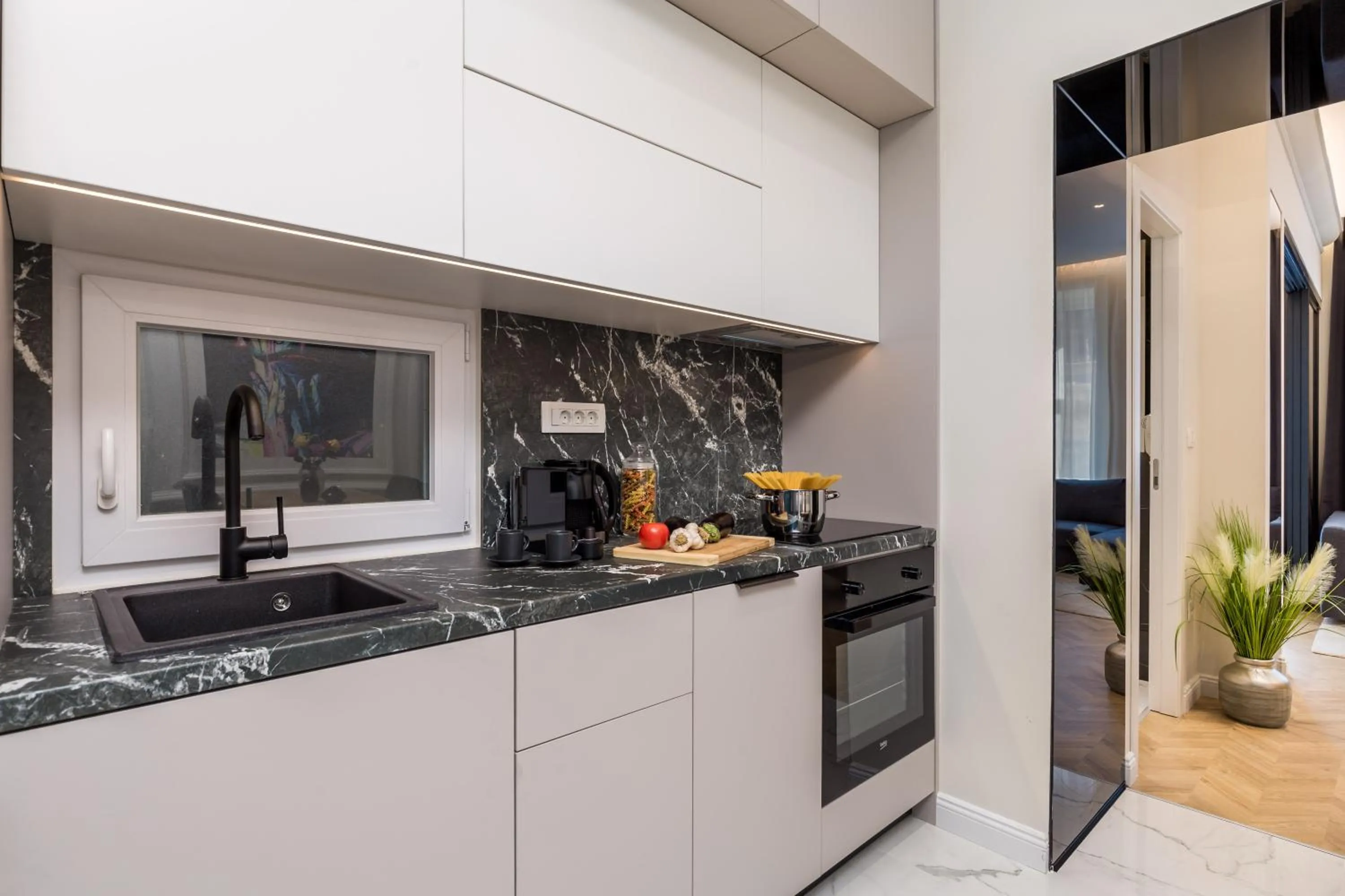 Kitchen or kitchenette in Luxury Number 1 Apartments