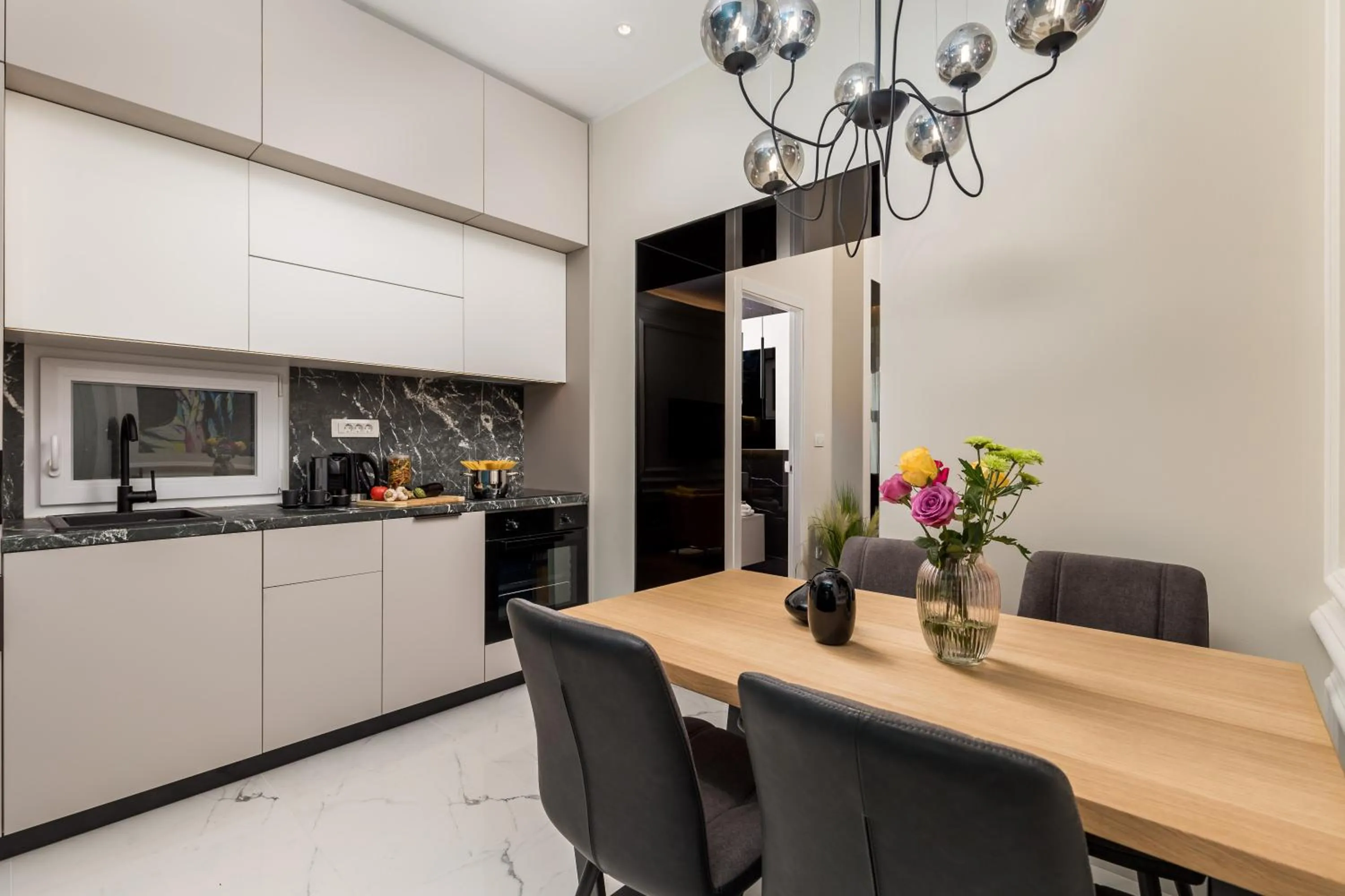 Kitchen or kitchenette in Luxury Number 1 Apartments