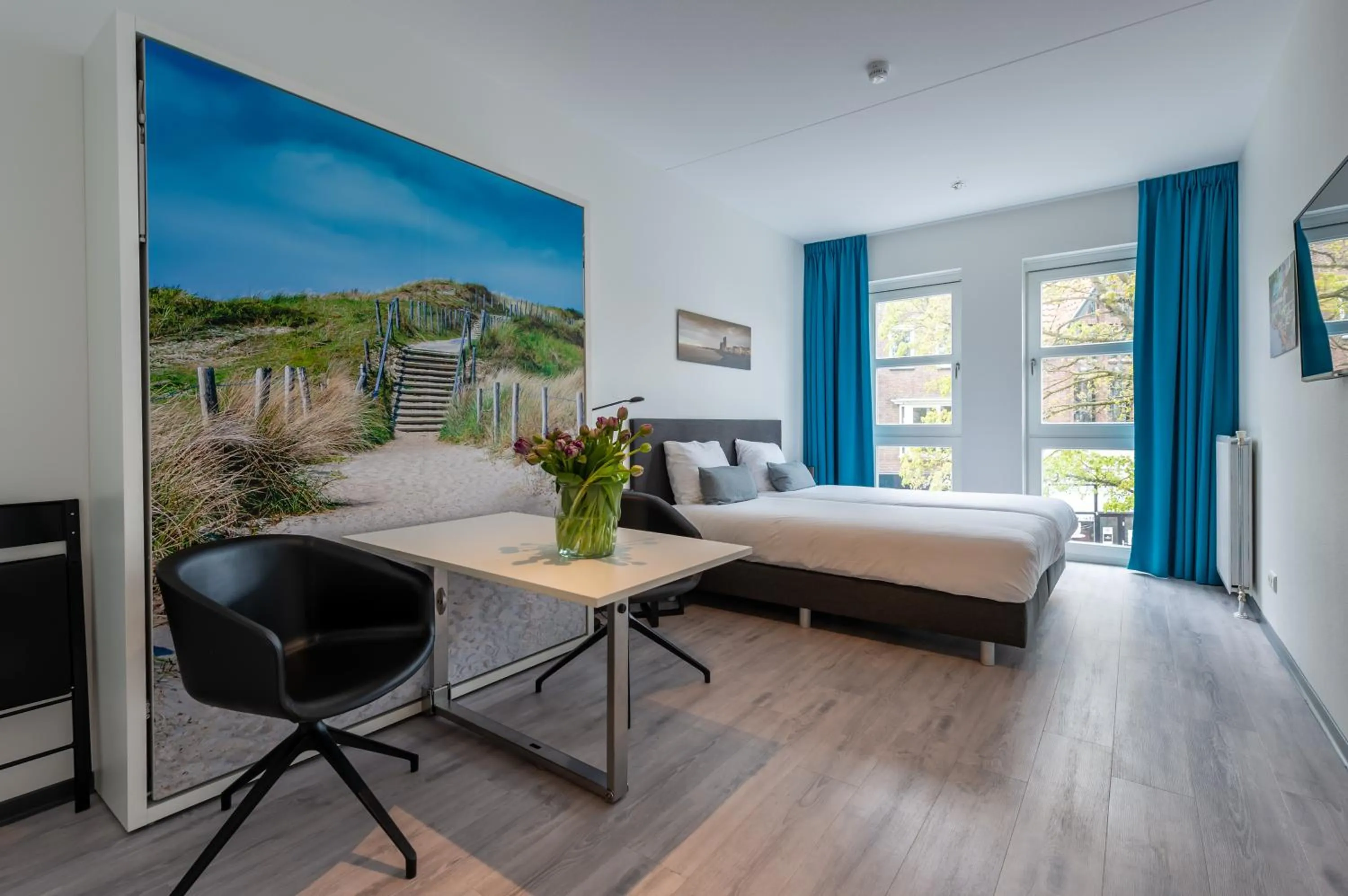 Photo of the whole room, Bed in Hotel Residentie Vlissingen