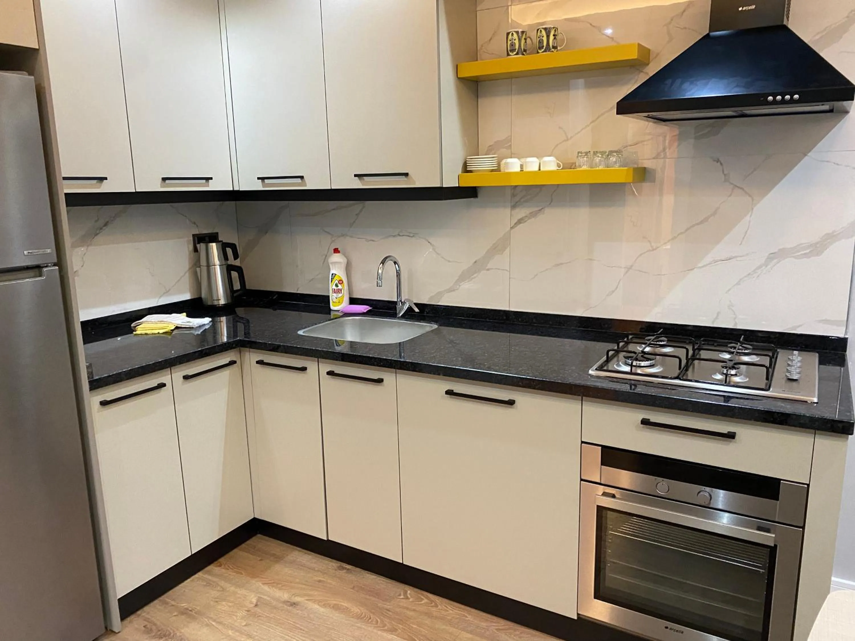 Kitchen or kitchenette in premium park apart otel
