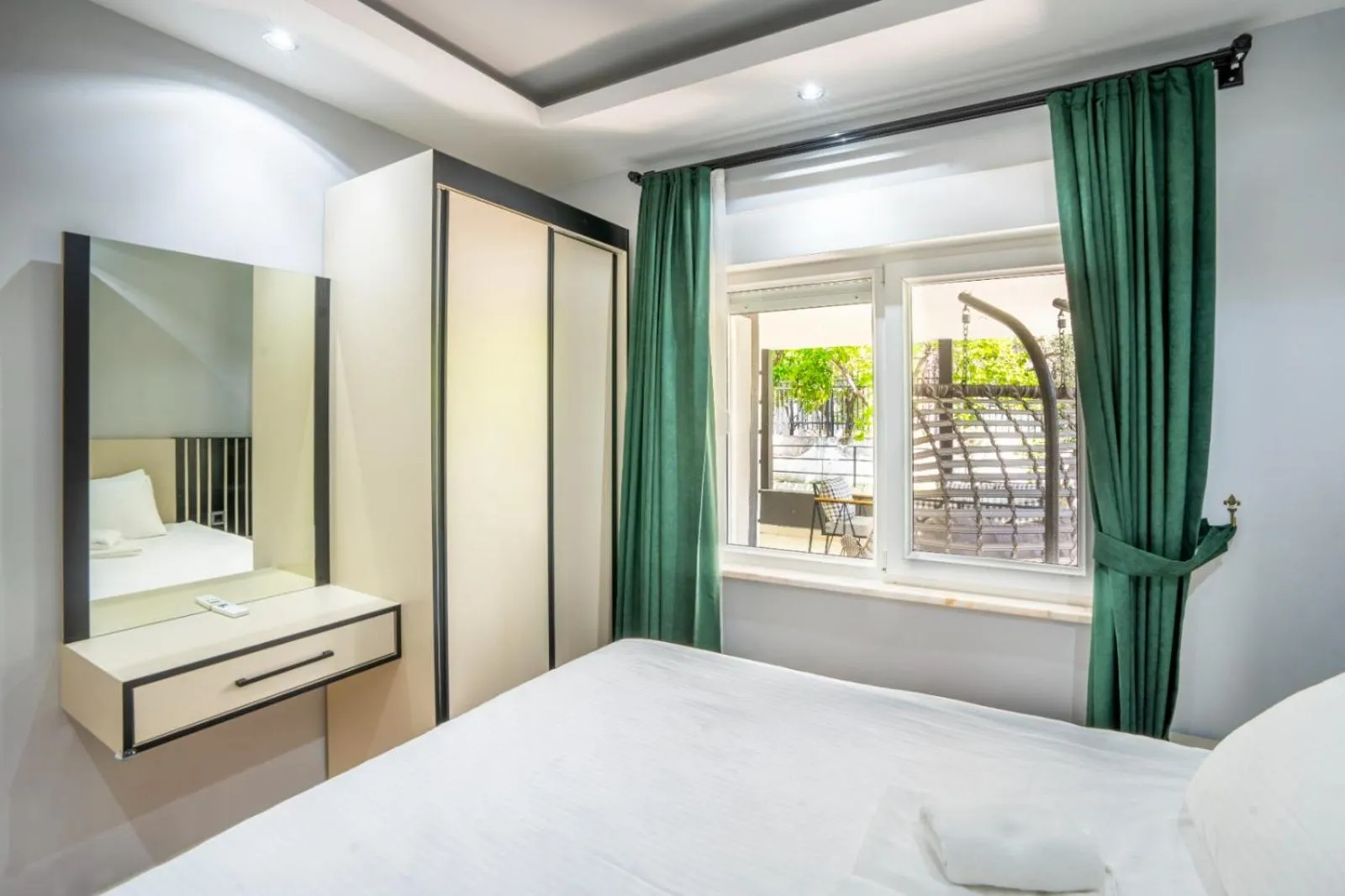 Bed in premium park apart otel