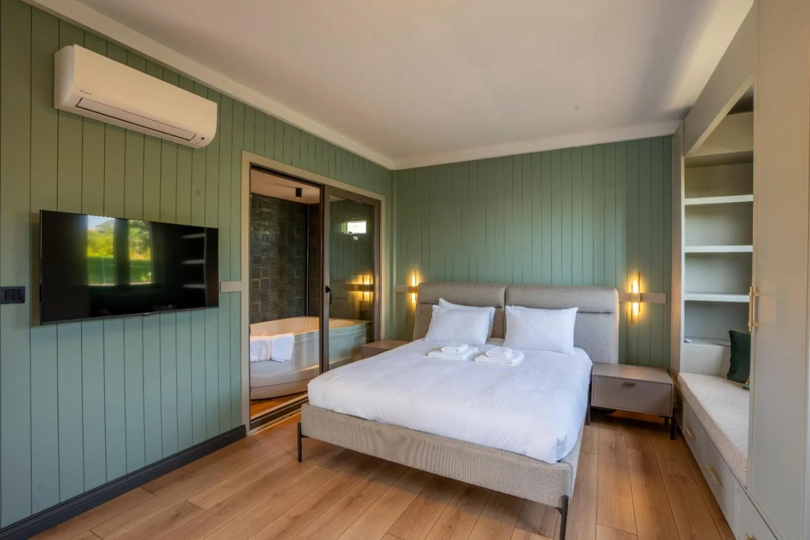 Bed in premium park apart otel