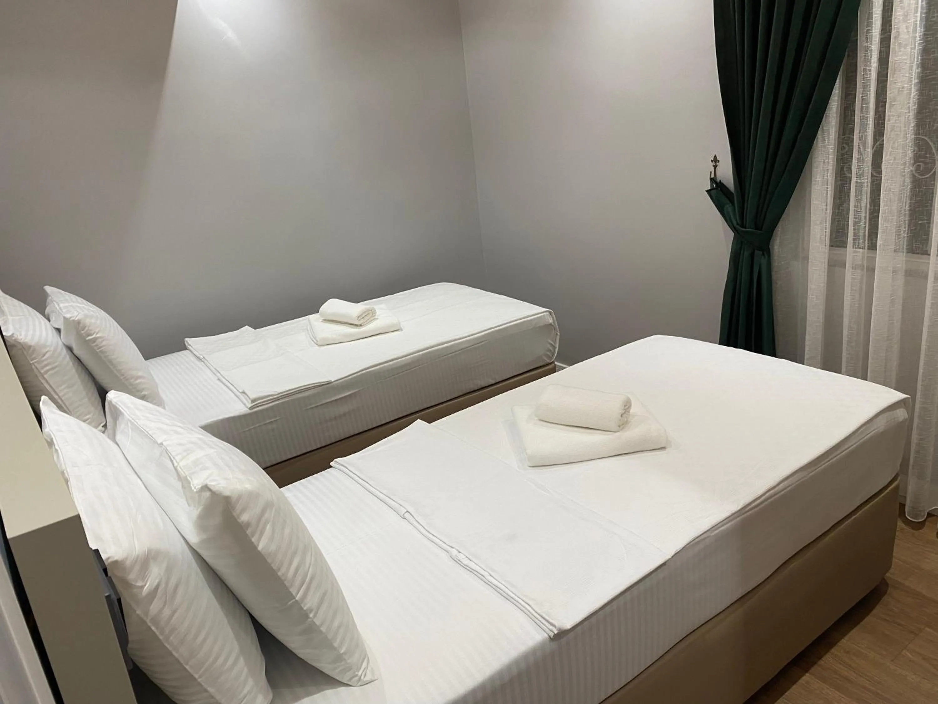 Bed in premium park apart otel