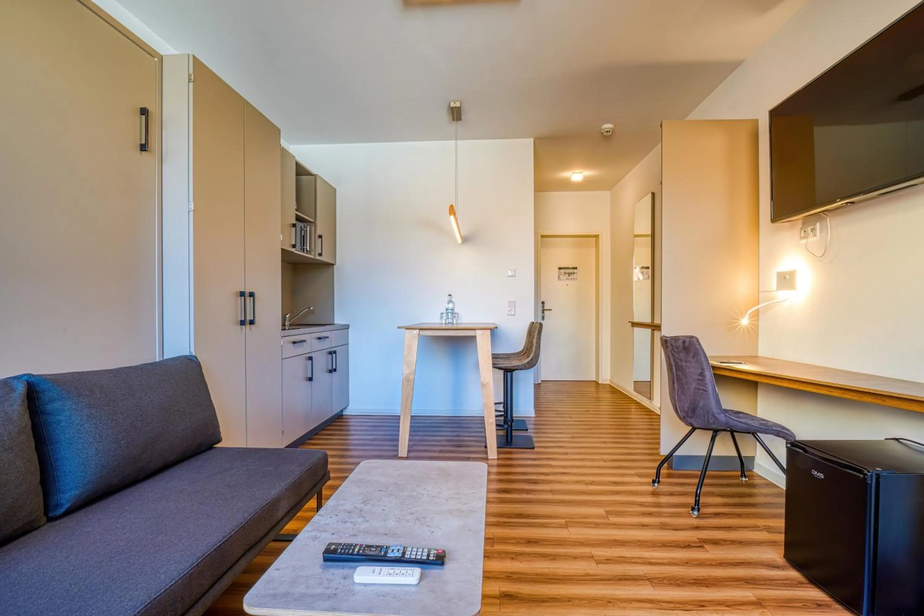 TV and multimedia in NiceToStay by Fairway Hotels