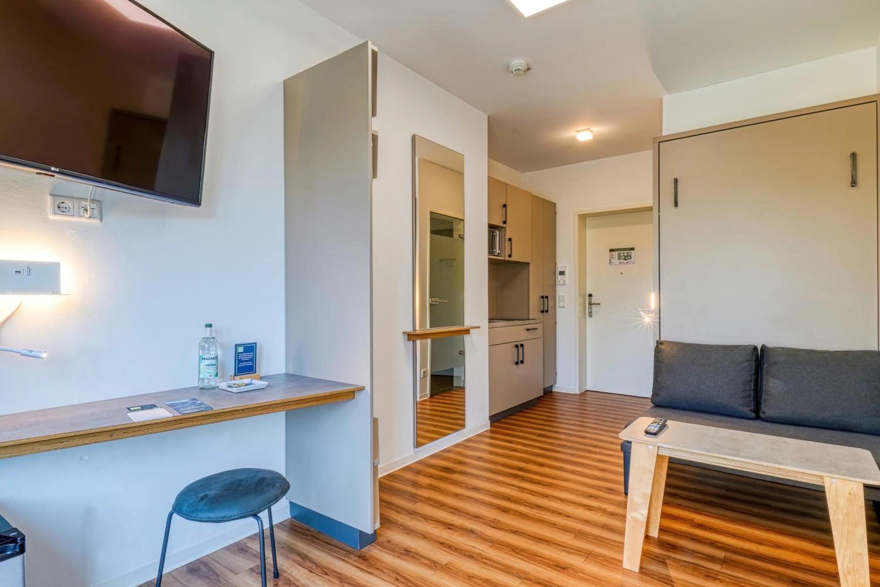 TV and multimedia in NiceToStay by Fairway Hotels