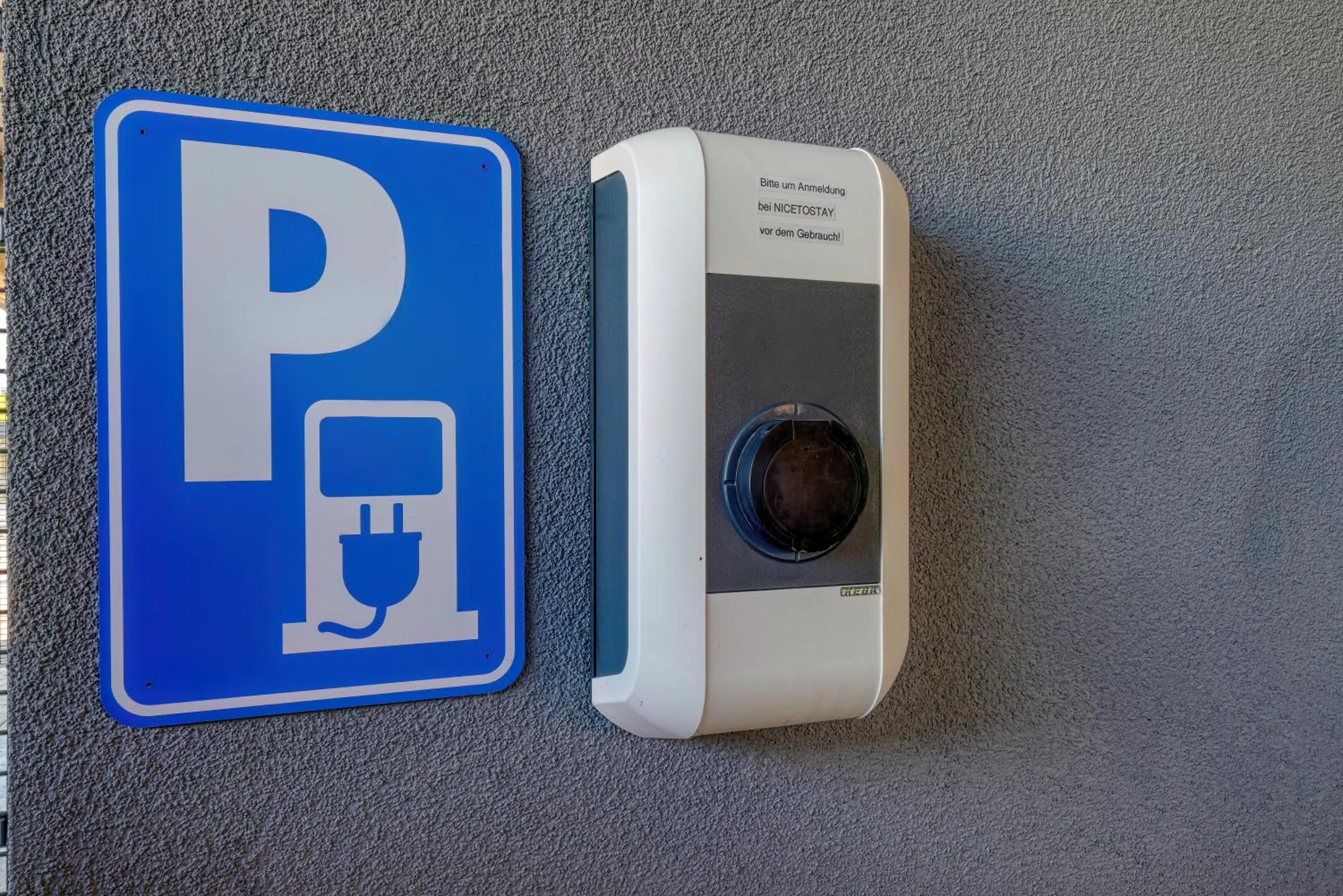 Parking in NiceToStay by Fairway Hotels