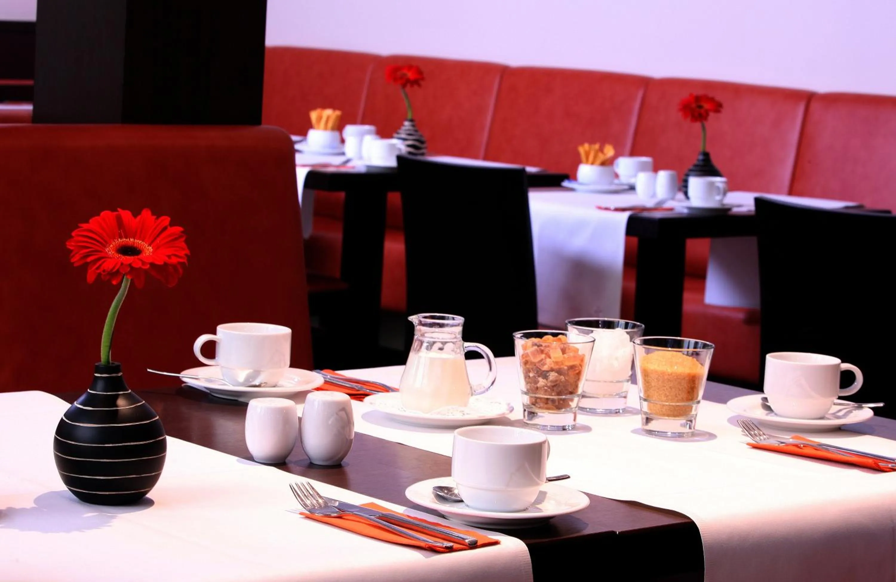 Restaurant/places to eat in Leonardo Hotel München City Center