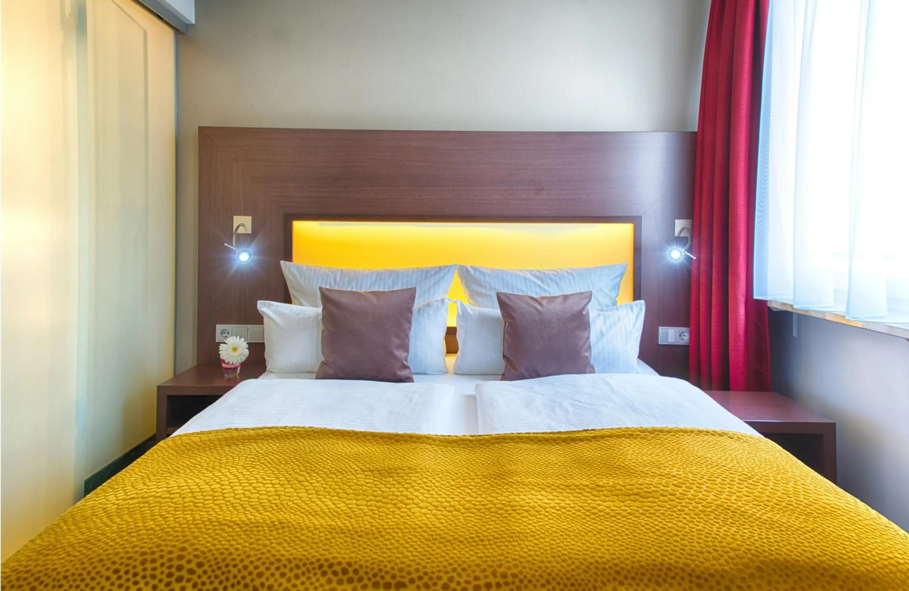 Photo of the whole room, Bed in Leonardo Hotel München City Center