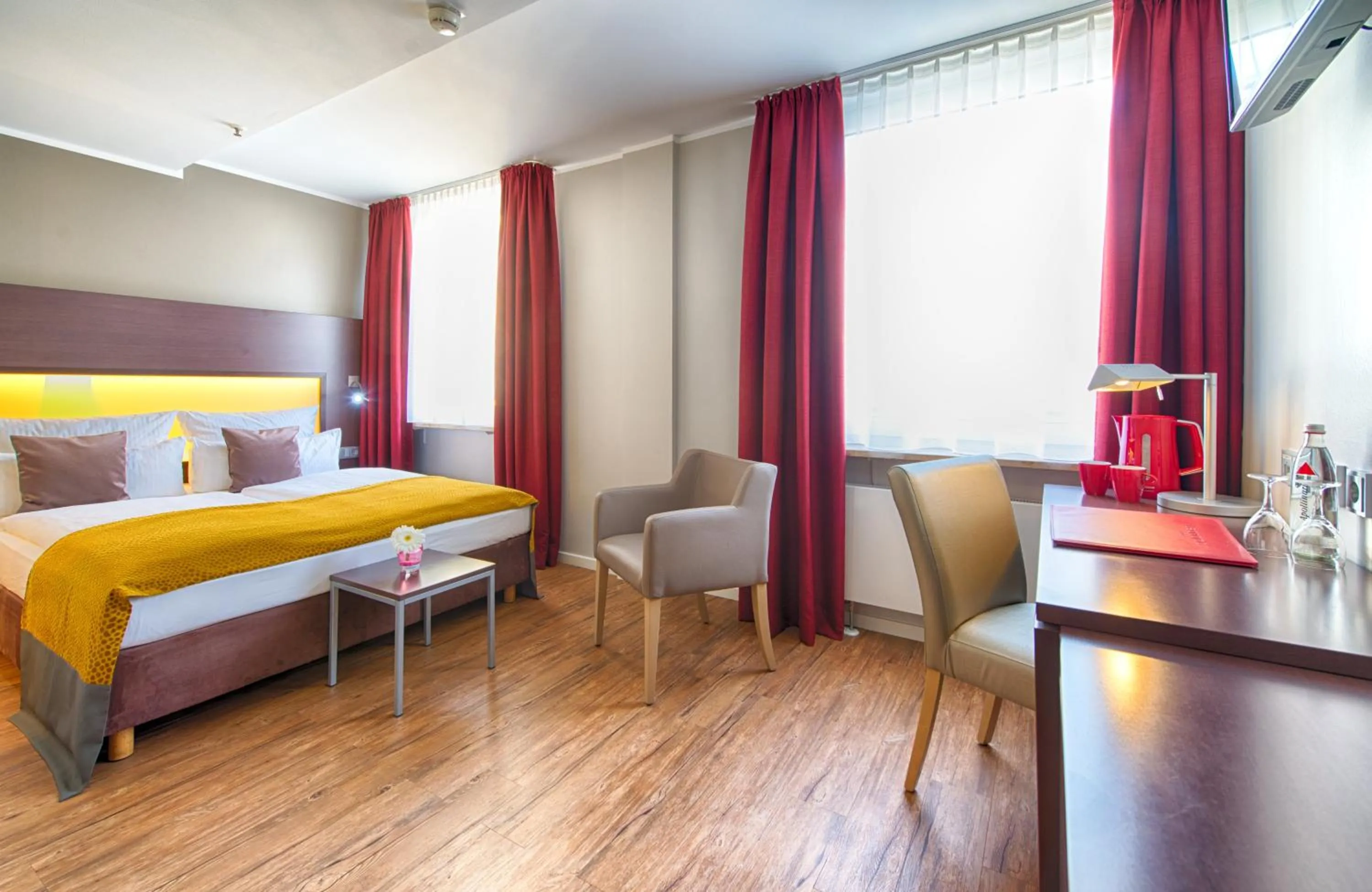 Photo of the whole room, Bed in Leonardo Hotel München City Center