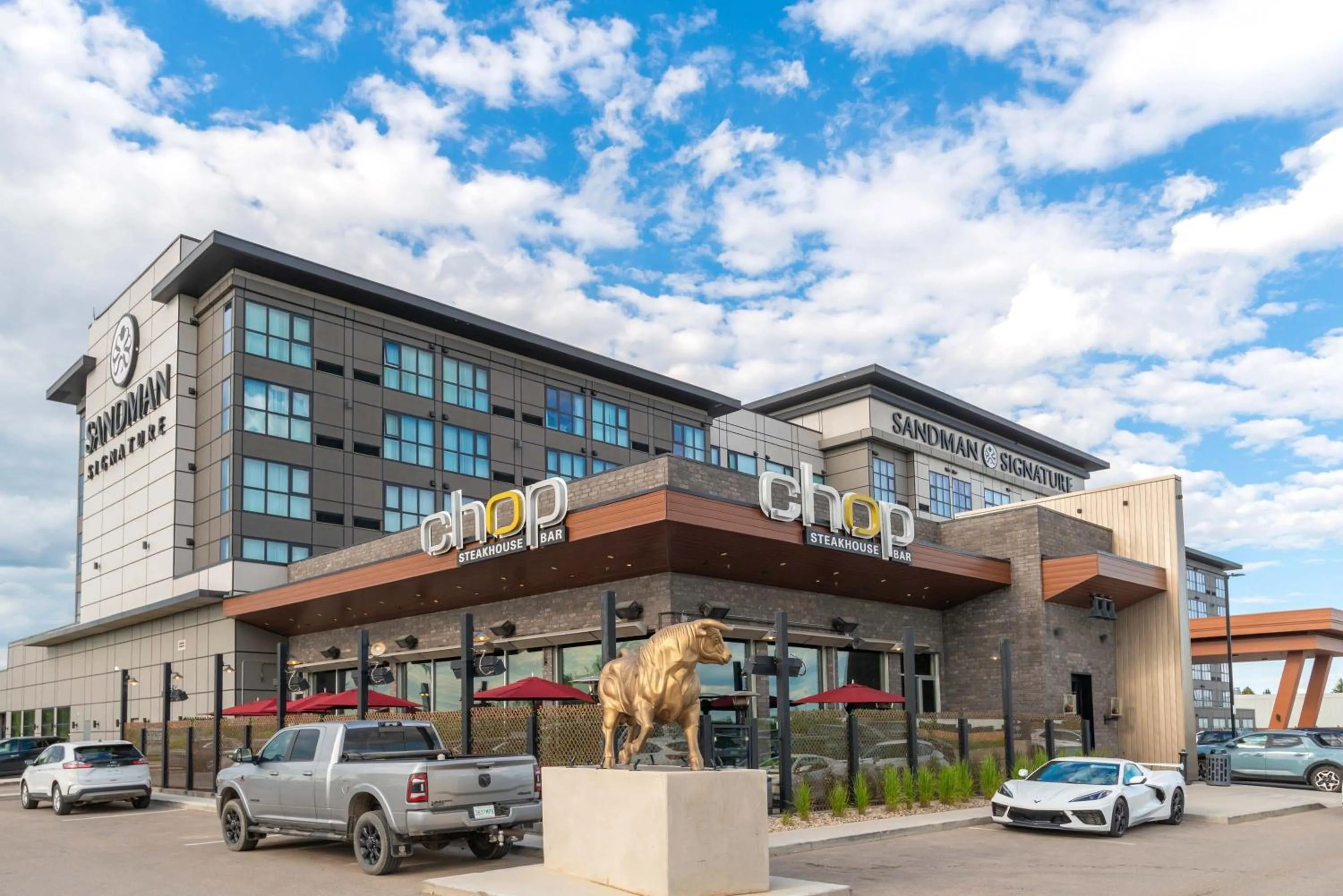 Restaurant/places to eat in Sandman Signature Saskatoon South Hotel