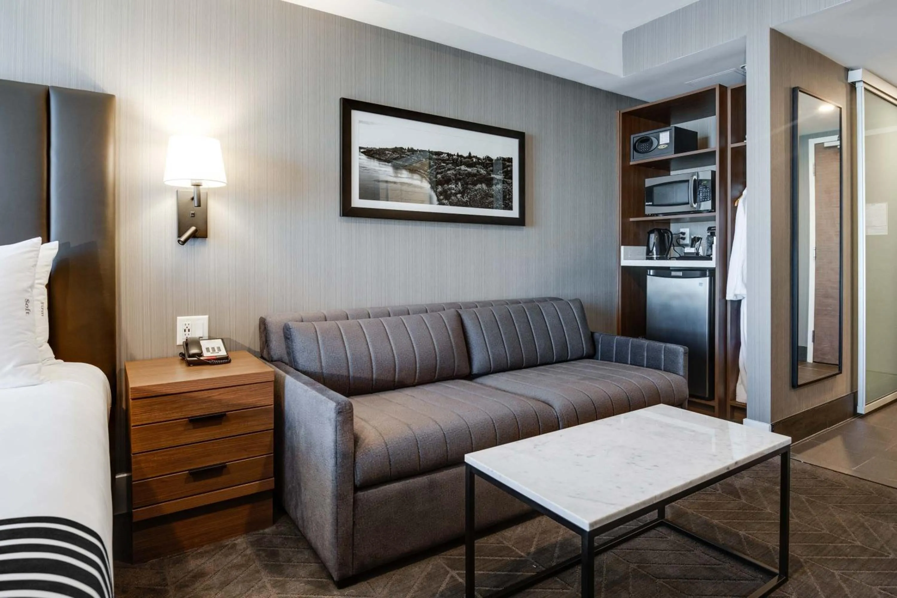 Bedroom in Sandman Signature Saskatoon South Hotel