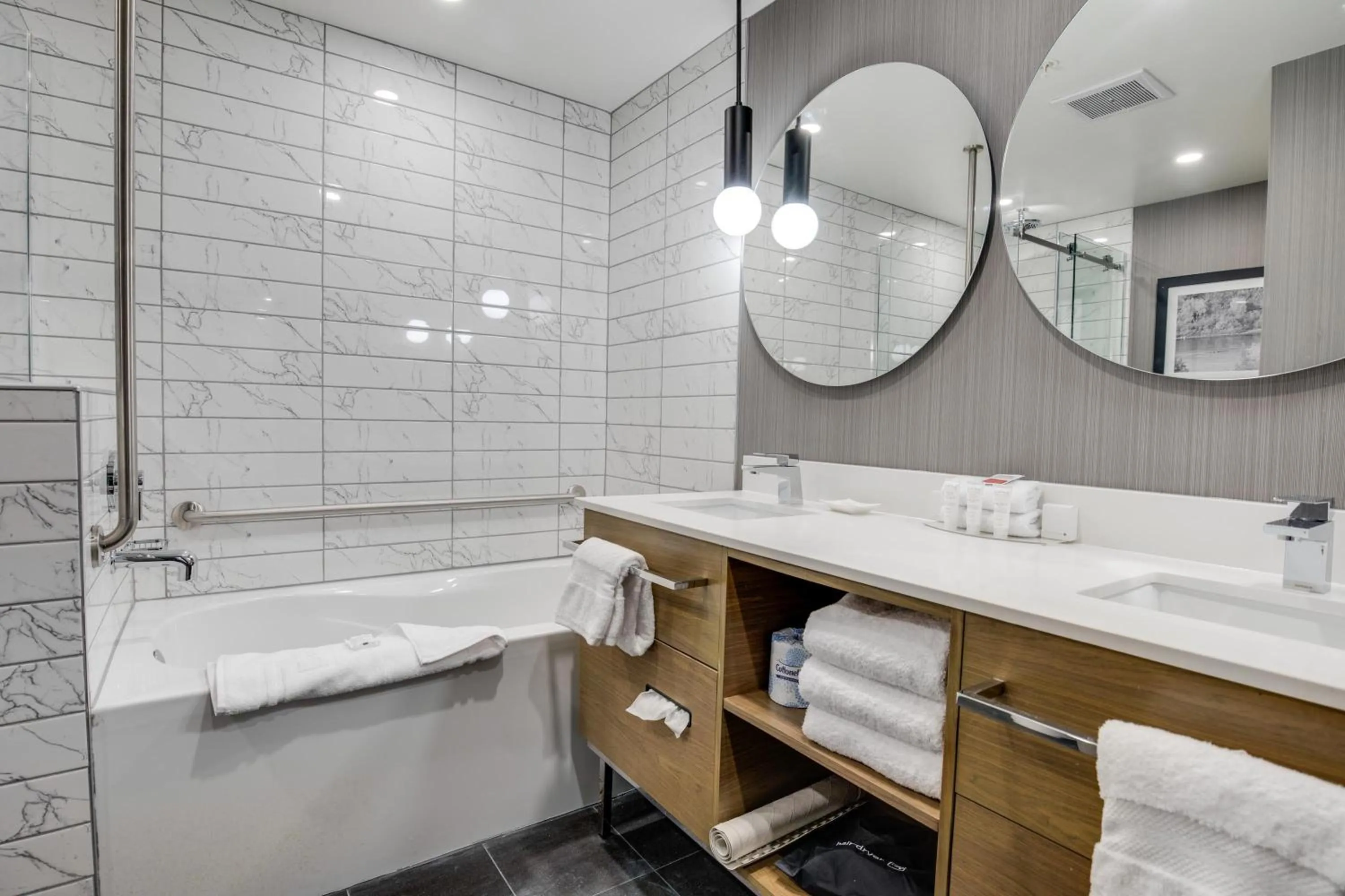 Bathroom in Sandman Signature Saskatoon South Hotel