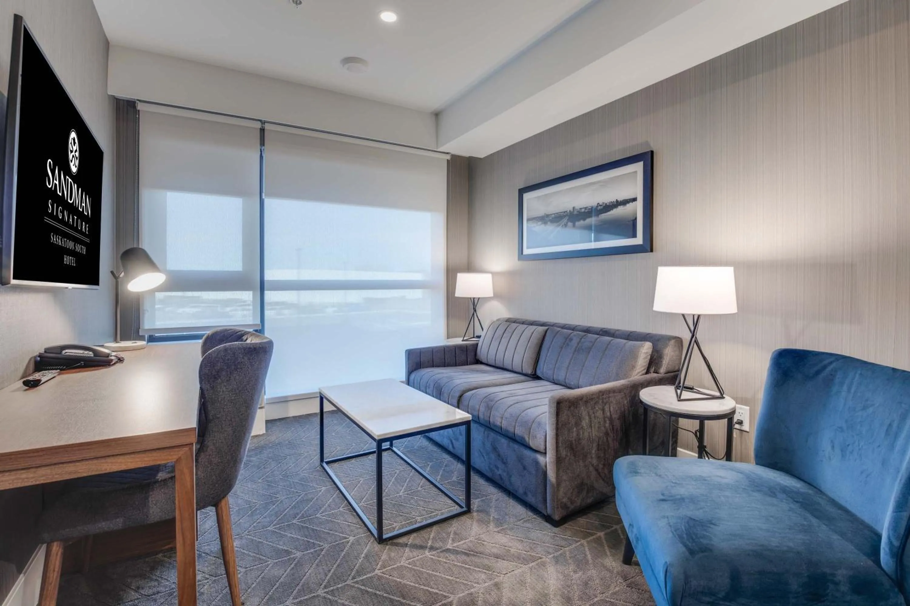 Photo of the whole room in Sandman Signature Saskatoon South Hotel