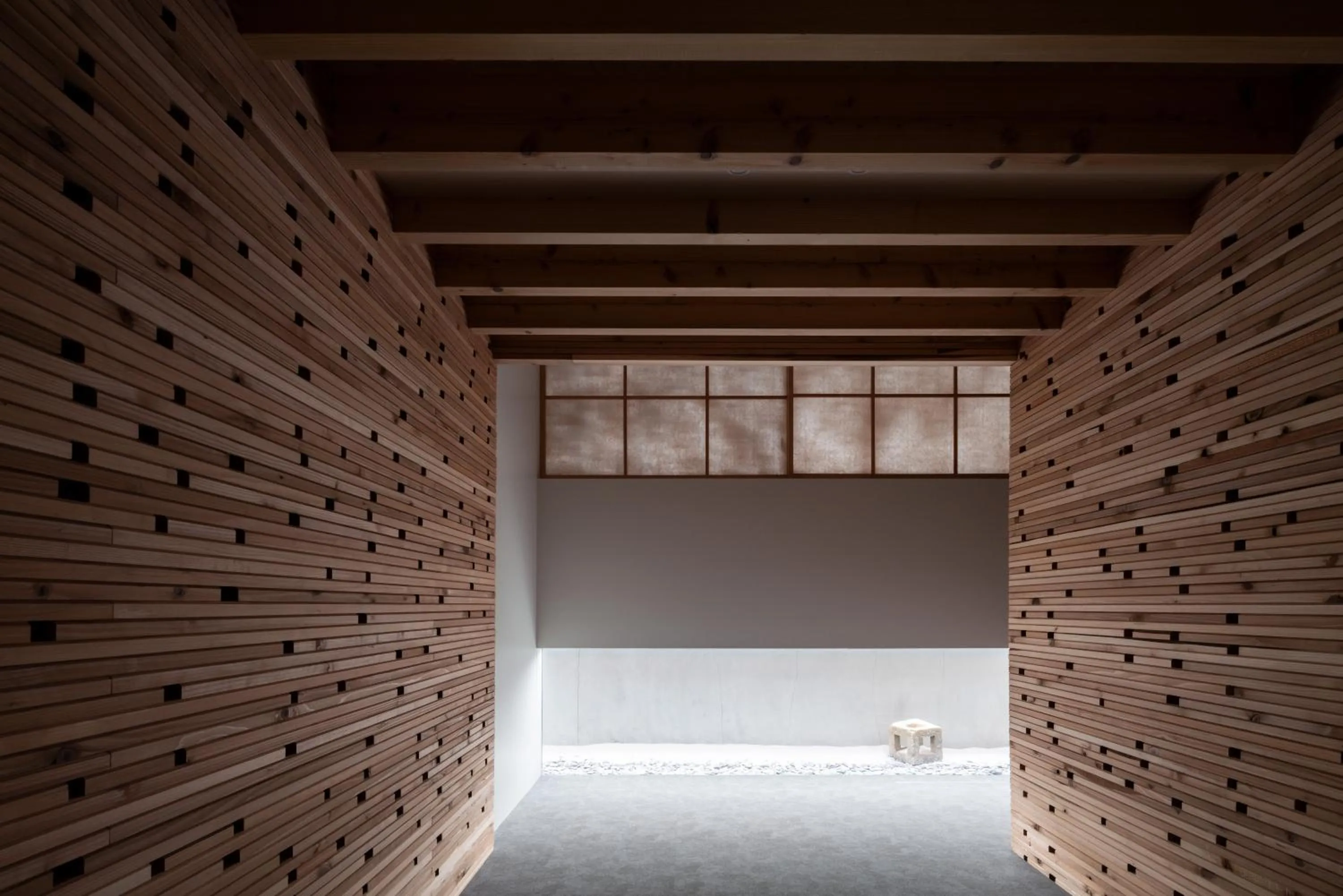 Photo of the whole room in cup of tea ensemble