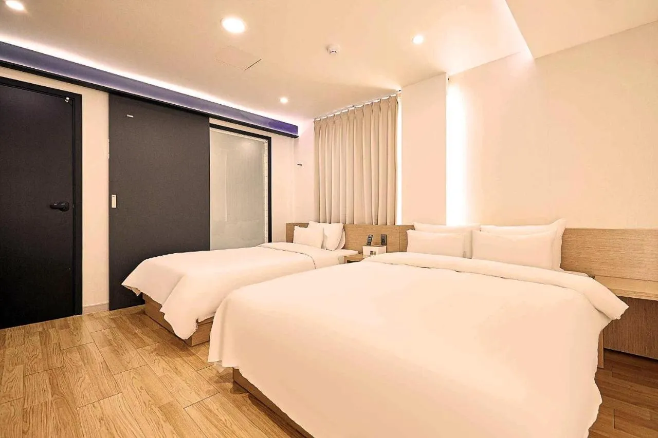 Bed in H Avenue Chuncheon