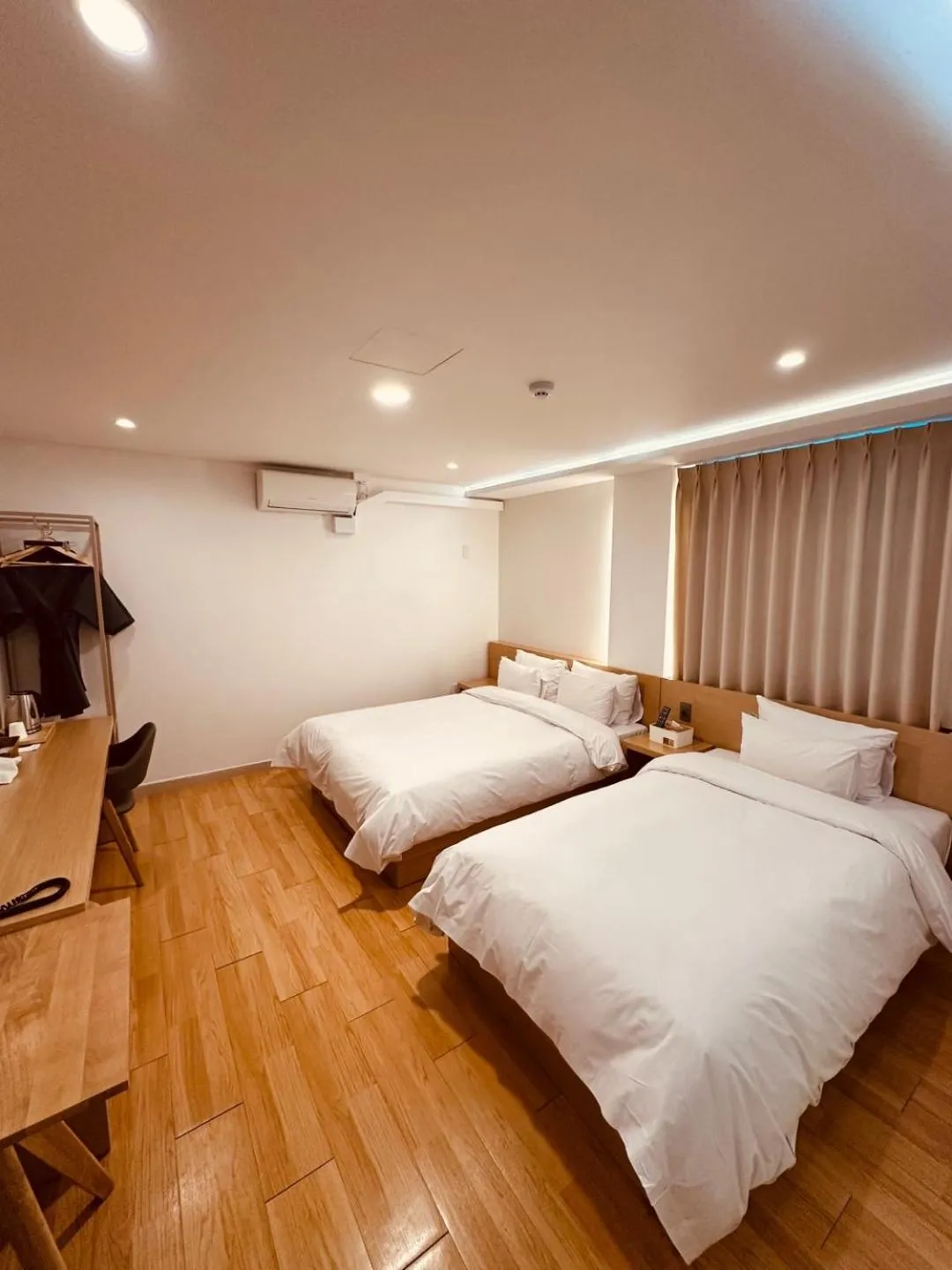 Bedroom, Bed in 1962 Business Hotel Chuncheon Branch
